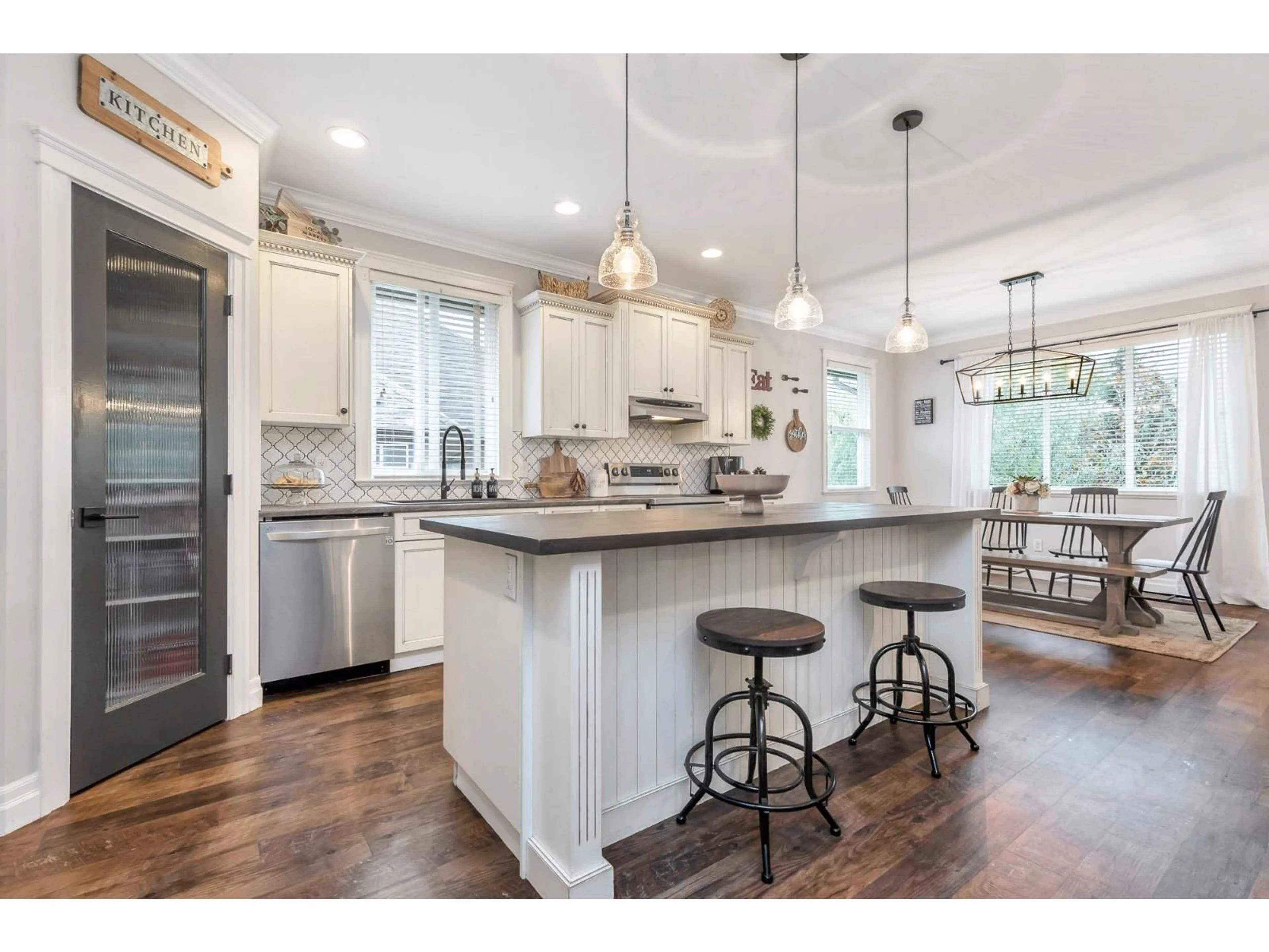 Open concept kitchen, unknown for 3795 MCKINLEY, Abbotsford British Columbia V3G0A3