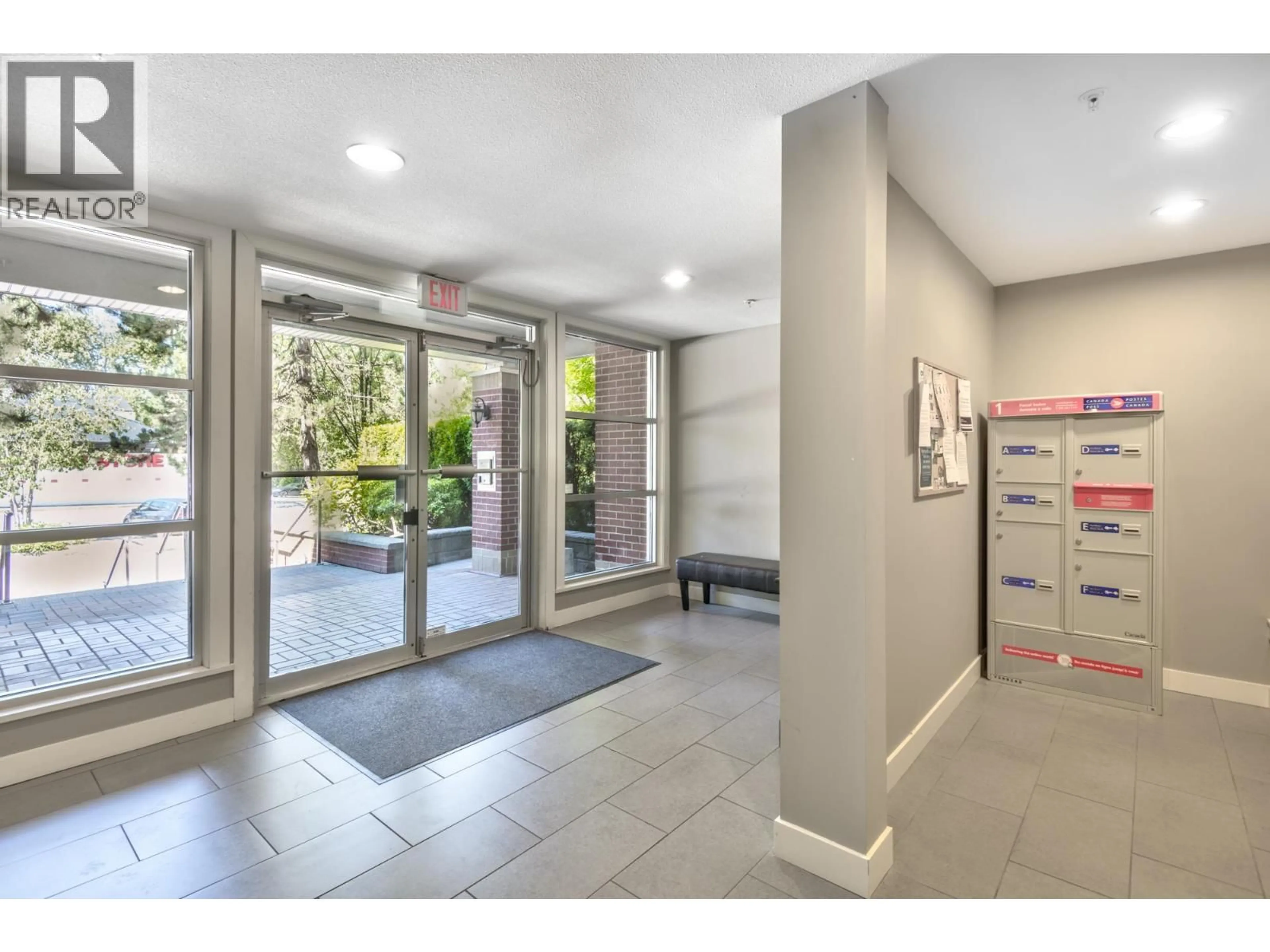 Indoor foyer for 3240 ST JOHNS STREET, Port Moody British Columbia V3H0C1