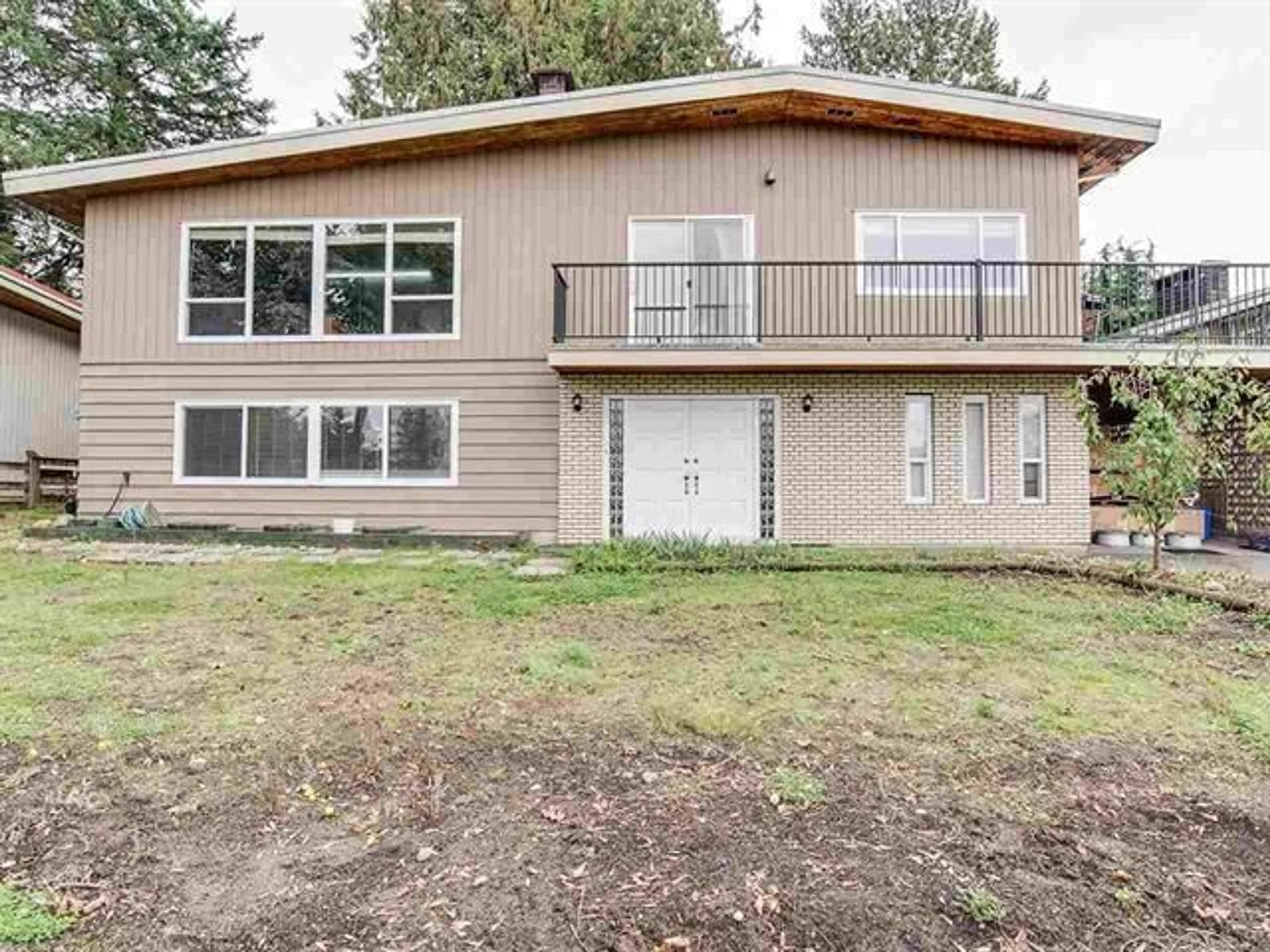 Home with vinyl exterior material, unknown for 11513 BAILEY, Surrey British Columbia V3V2V2