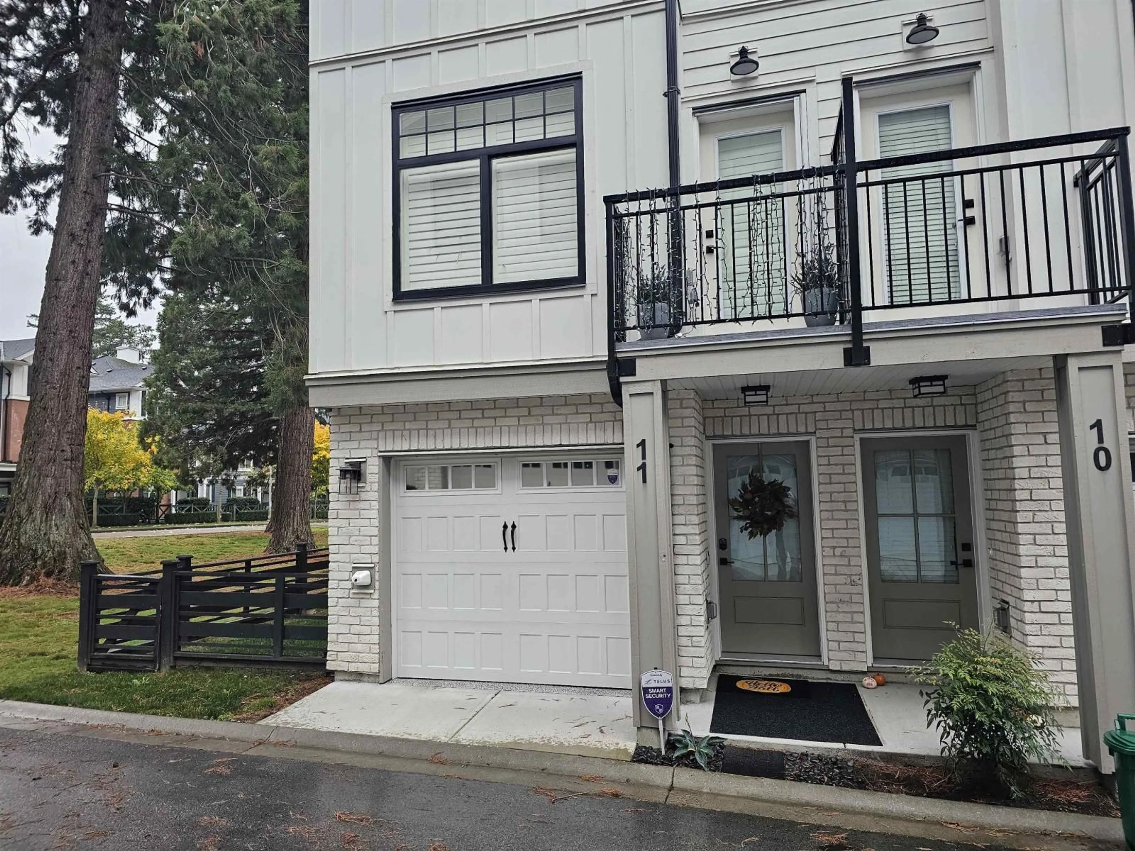 Home with vinyl exterior material, street for 11 - 16467 23A, Surrey British Columbia V3Z1E9