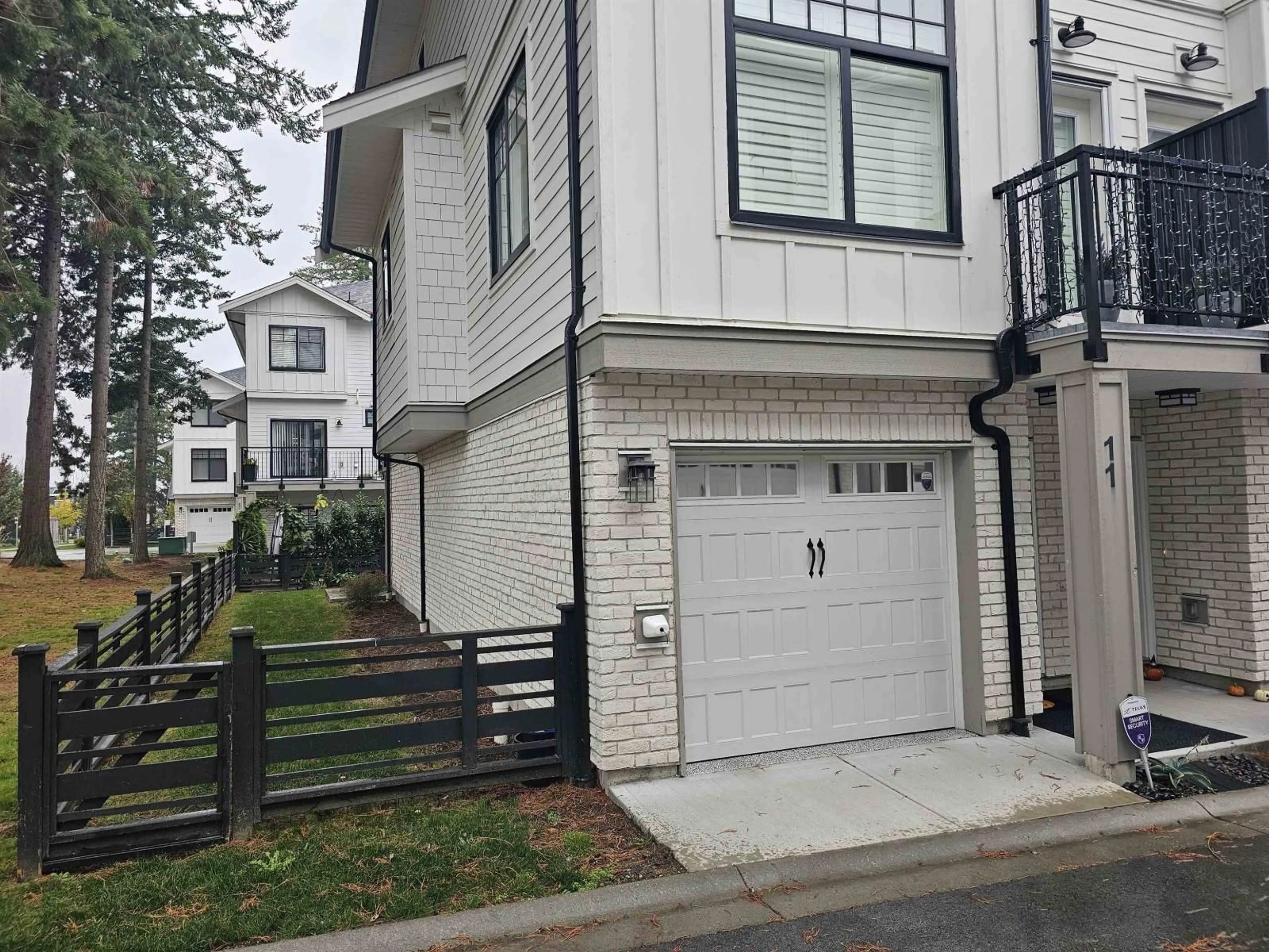 Home with vinyl exterior material, street for 11 - 16467 23A, Surrey British Columbia V3Z1E9