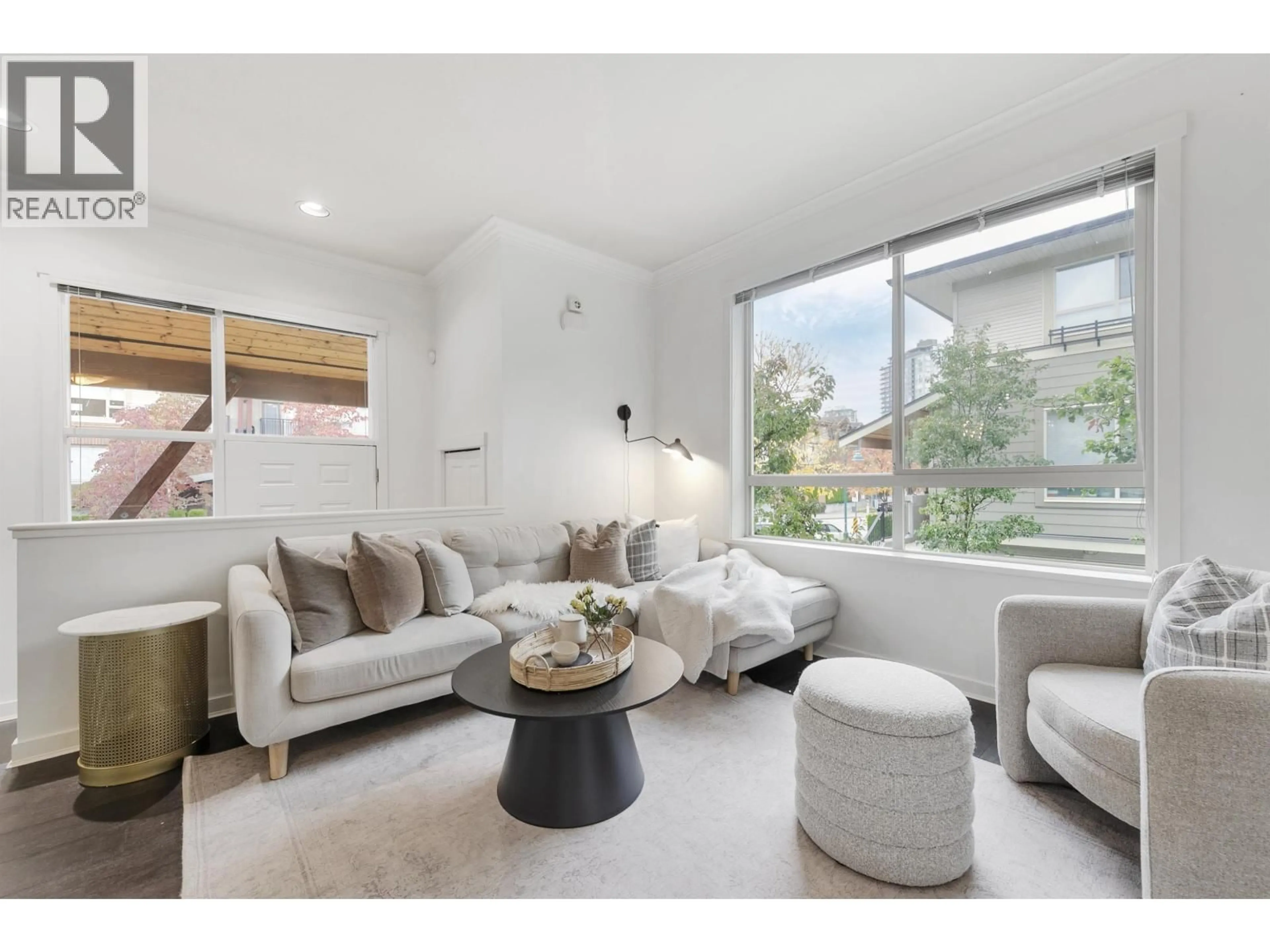 Living room with furniture, unknown for 21 - 301 KLAHANIE DRIVE, Port Moody British Columbia V3H0C2