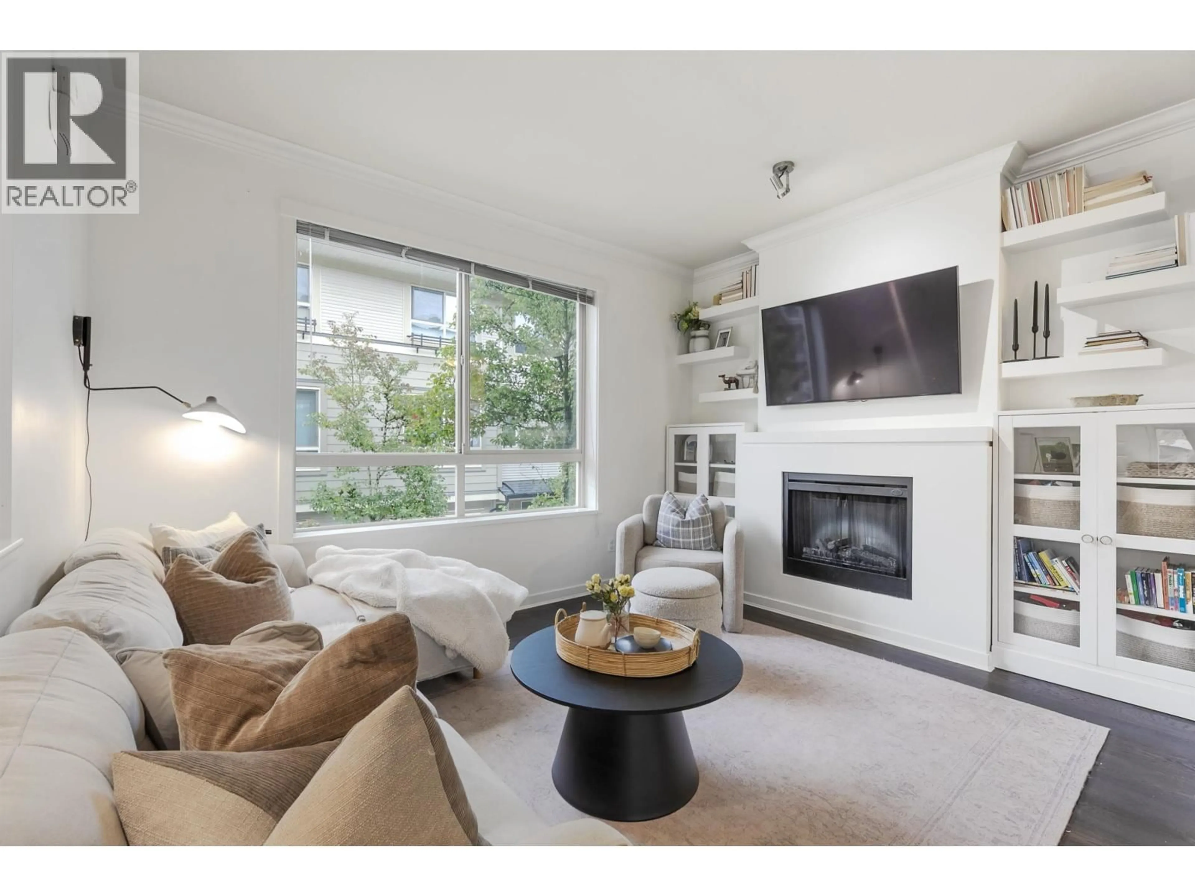 Living room with furniture, unknown for 21 - 301 KLAHANIE DRIVE, Port Moody British Columbia V3H0C2