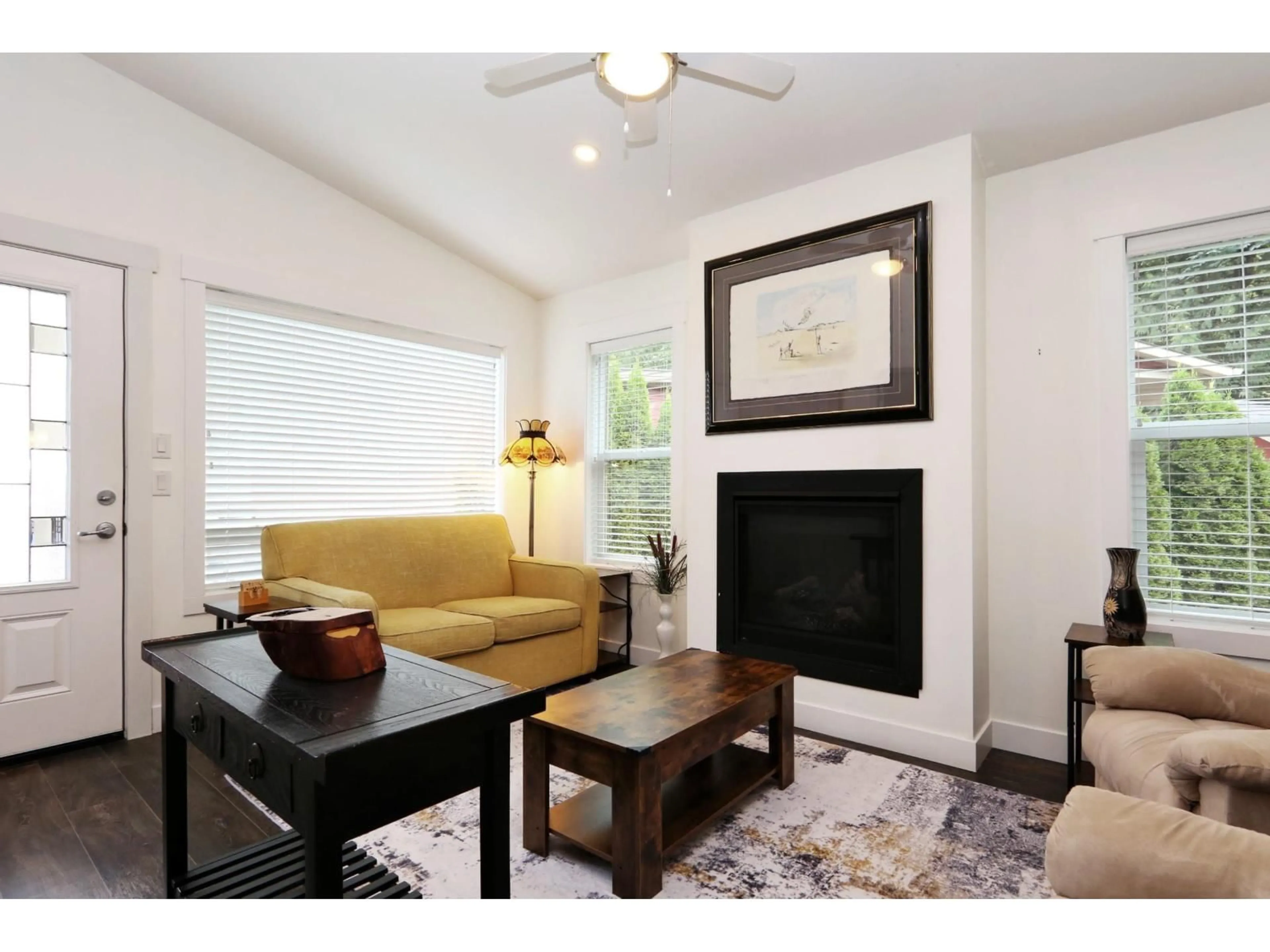 Living room with furniture, wood/laminate floor for 74 - 53480 BRIDAL FALLS ROAD, Chilliwack British Columbia V0X1X1