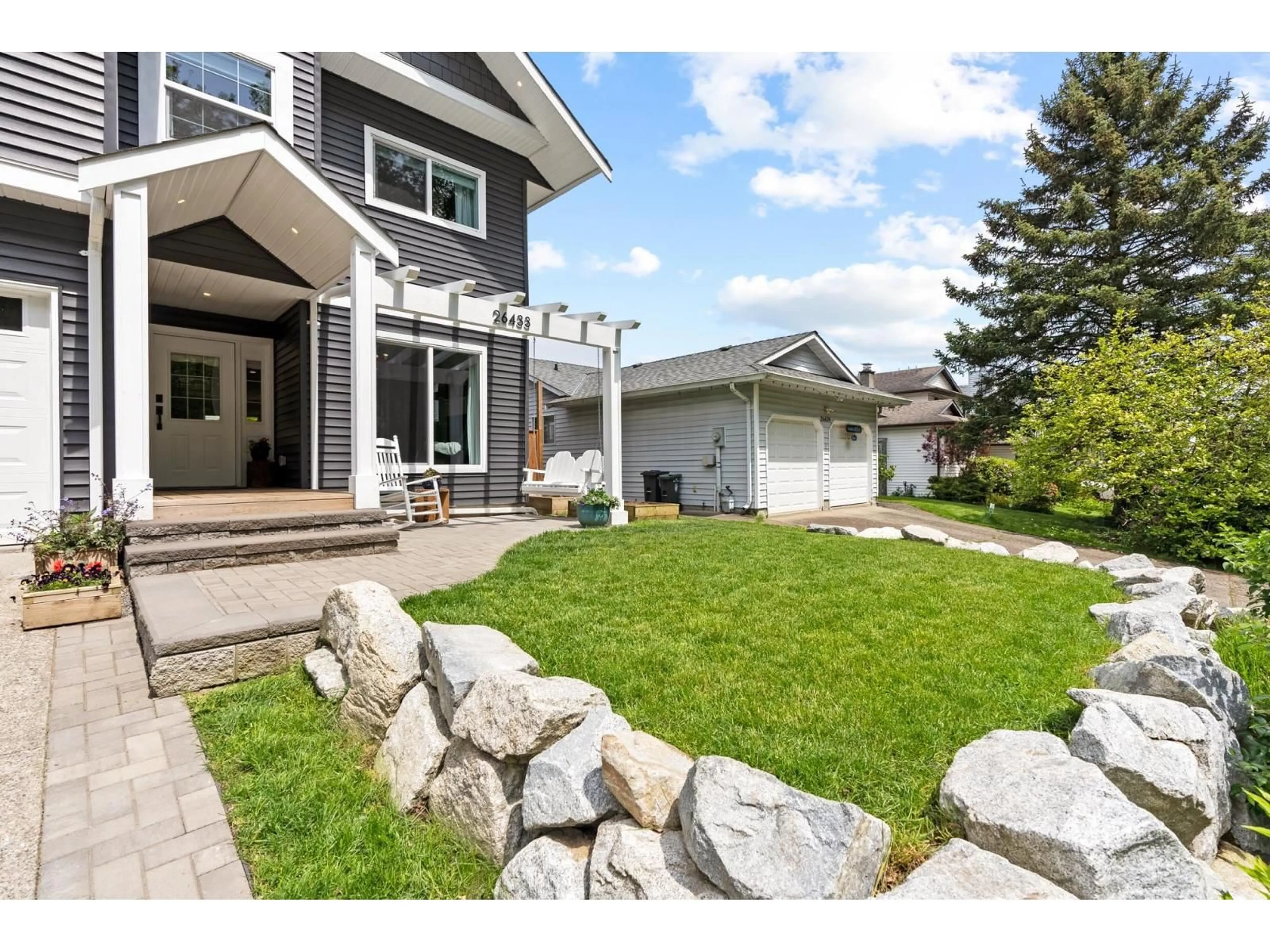 Home with vinyl exterior material, unknown for 26433 28, Langley British Columbia V4W3A6