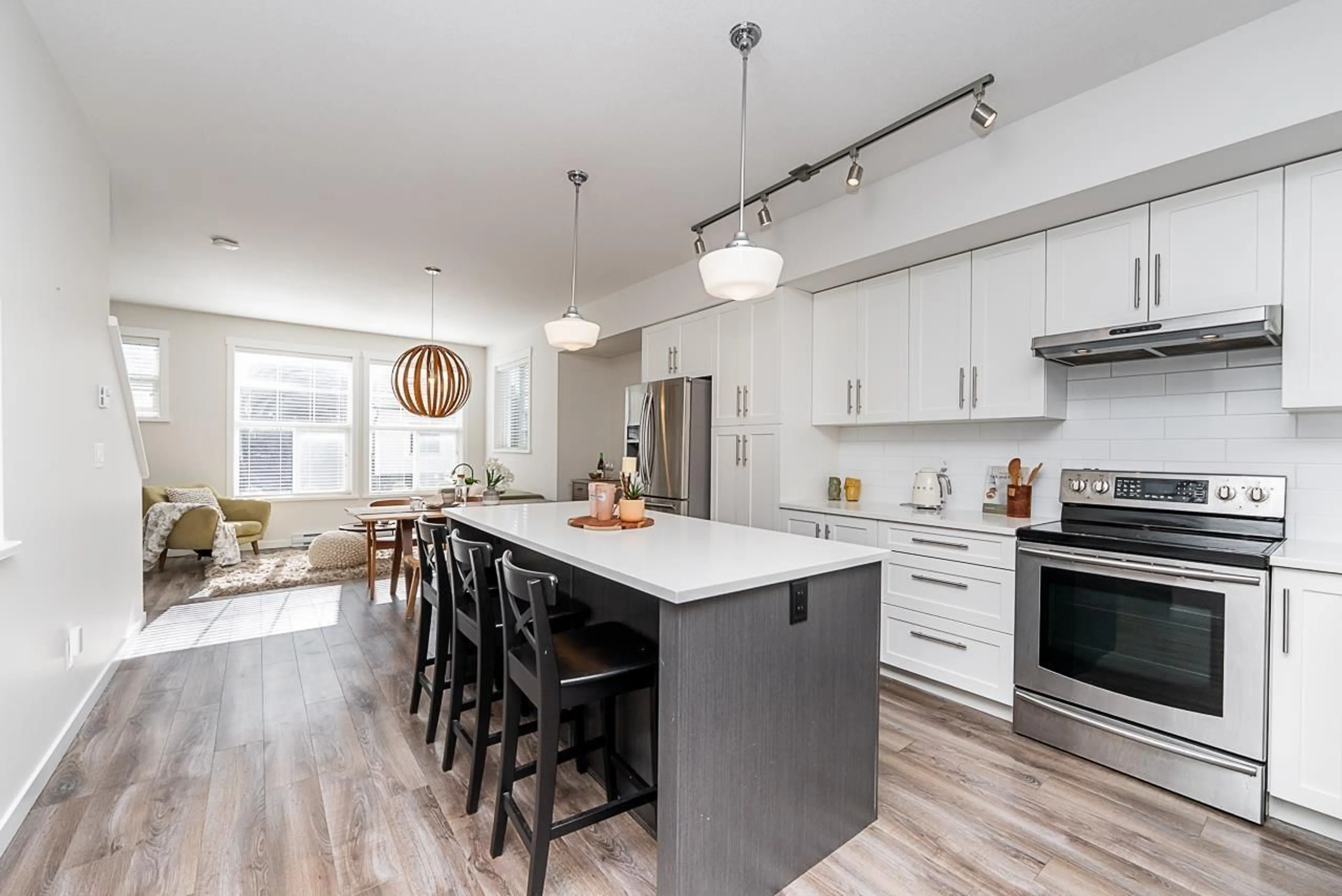 Open concept kitchen, unknown for 1 - 14905 60, Surrey British Columbia V3S1R8