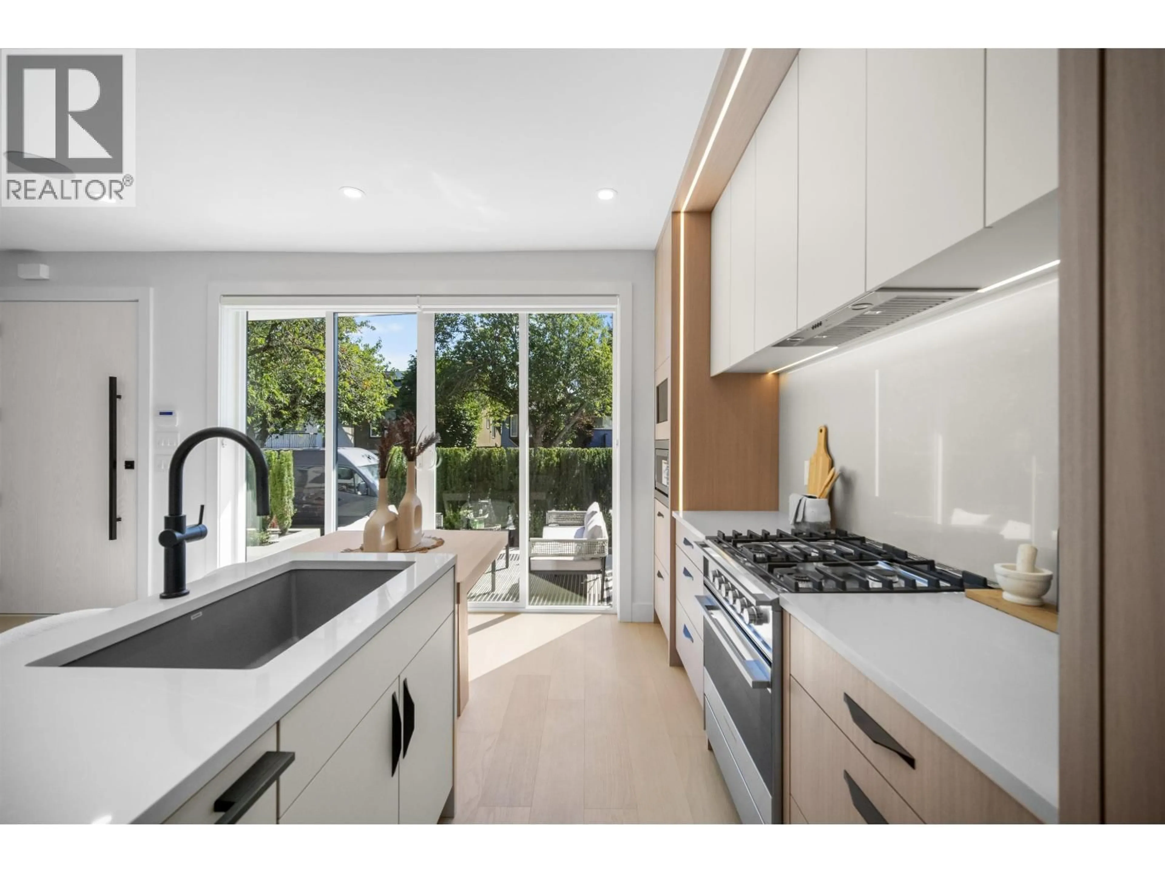 Unknown for 1 - 5033 PRINCE ALBERT STREET, Vancouver British Columbia V5W3C5