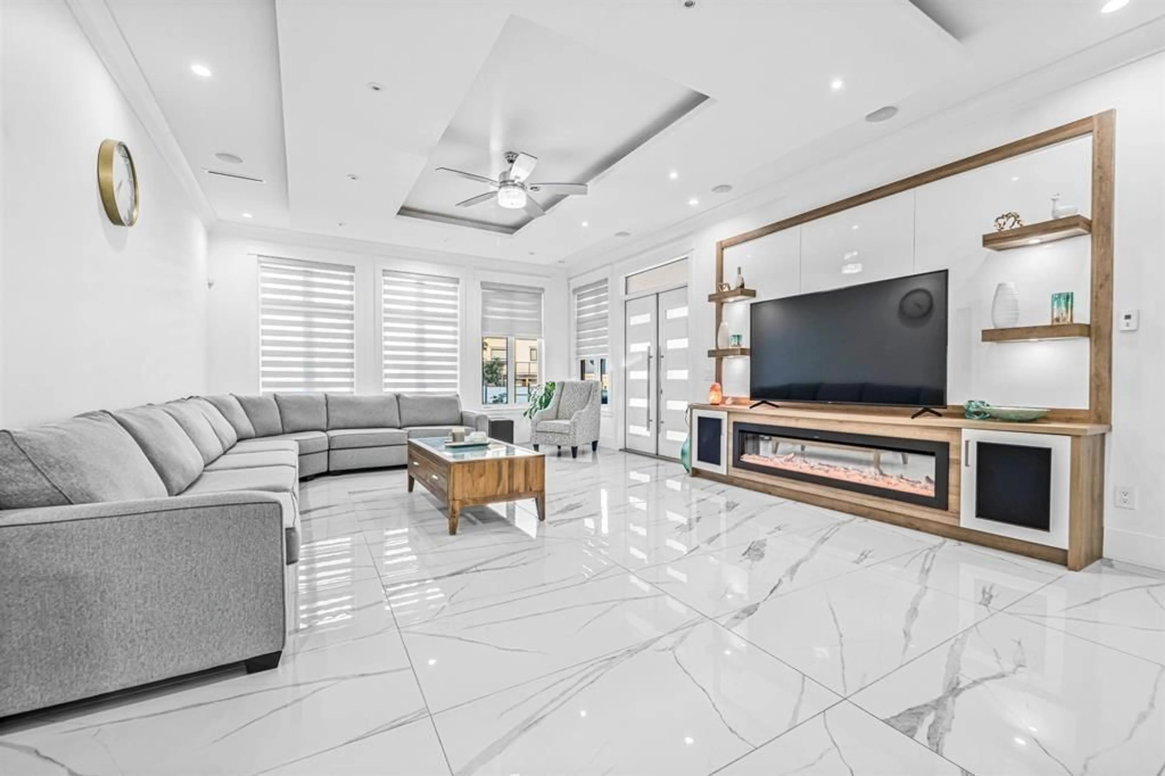 Home theater for 5538 184, Surrey British Columbia V3S1E1