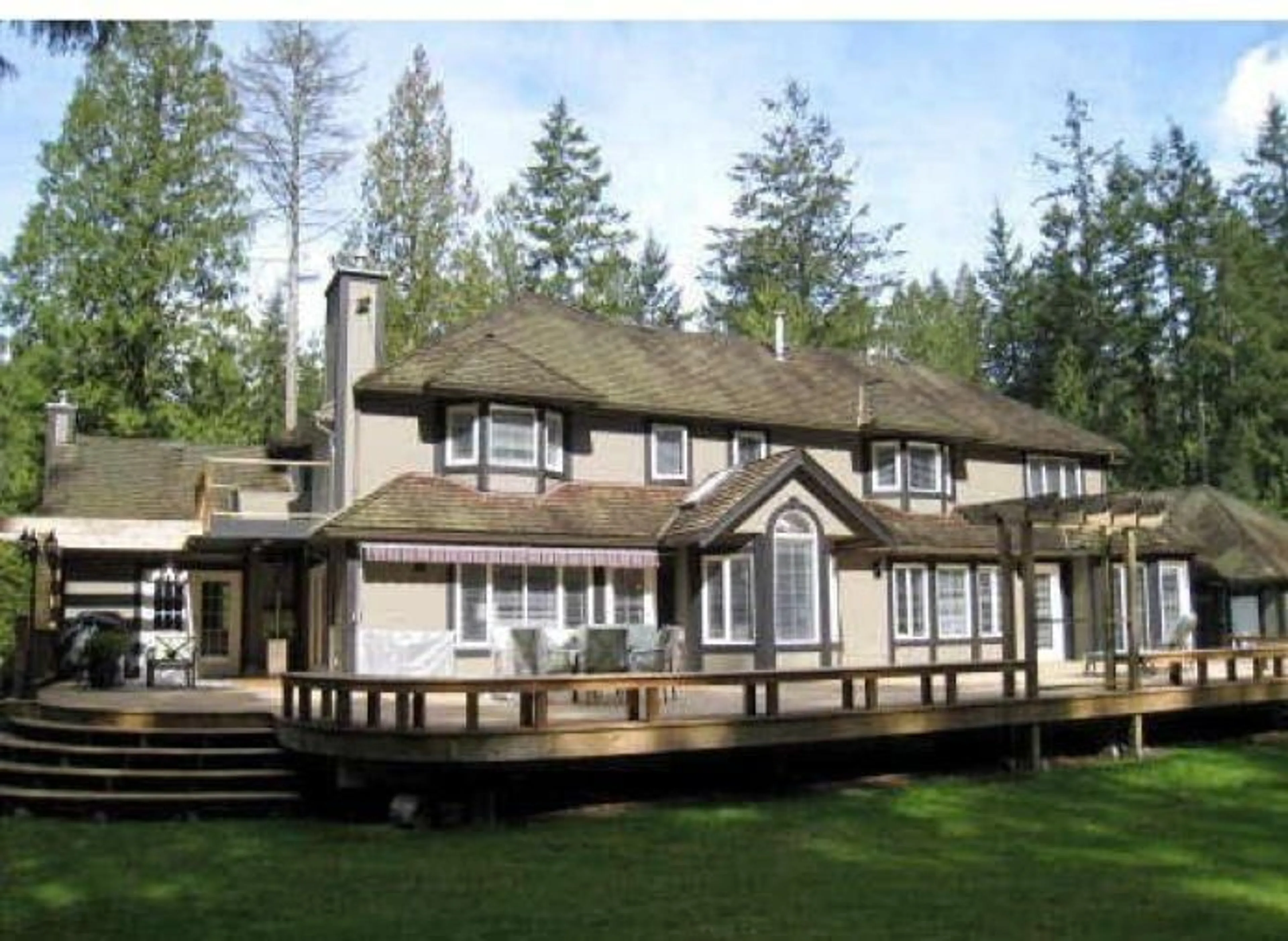 Home with vinyl exterior material, unknown for 2240 198, Langley British Columbia V2Z1Y8