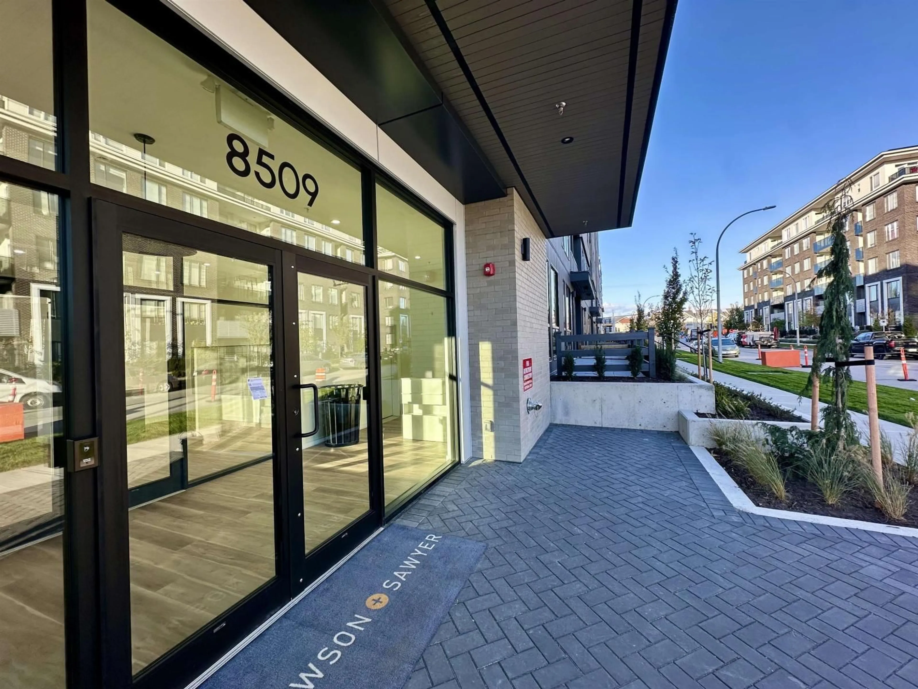 Indoor foyer for 428 - 8509 158, Surrey British Columbia V4N6Y6