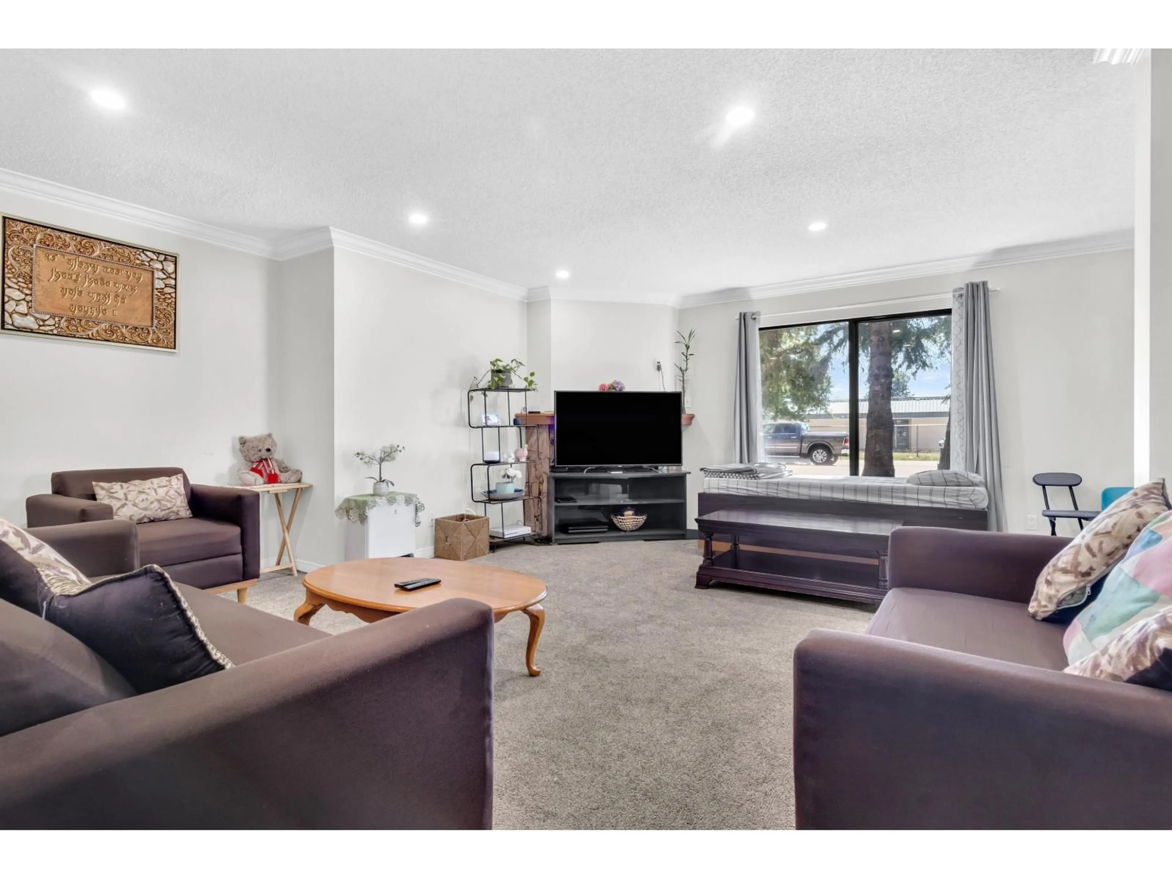 Living room with furniture, unknown for 101 - 13291 70B, Surrey British Columbia V3W7Z2