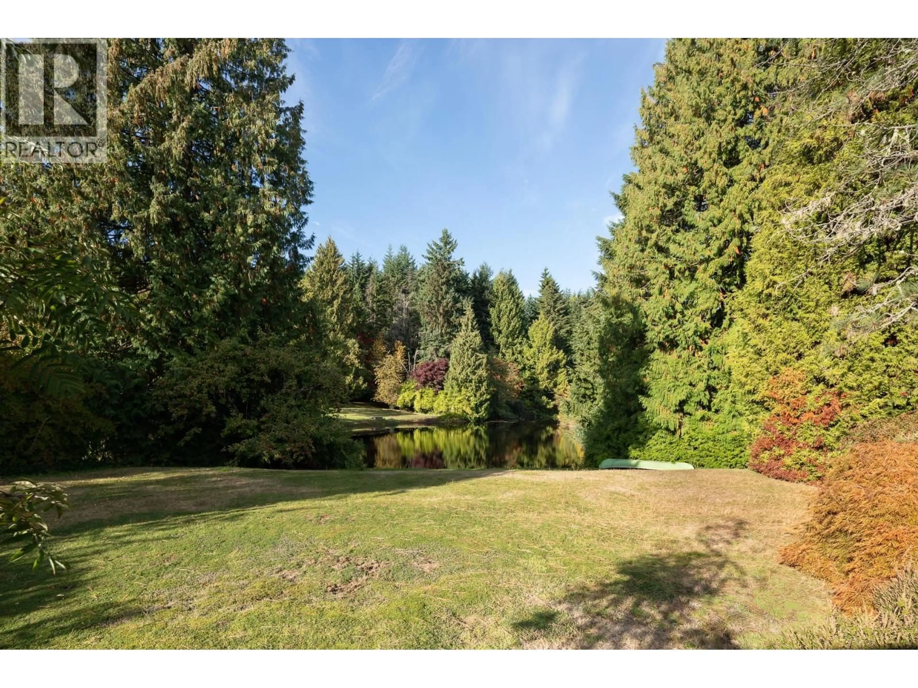 A pic from outside/outdoor area/front of a property/back of a property/a pic from drone, water/lake/river/ocean view for 1025 GROVELAND ROAD, West Vancouver British Columbia V7S1Y9