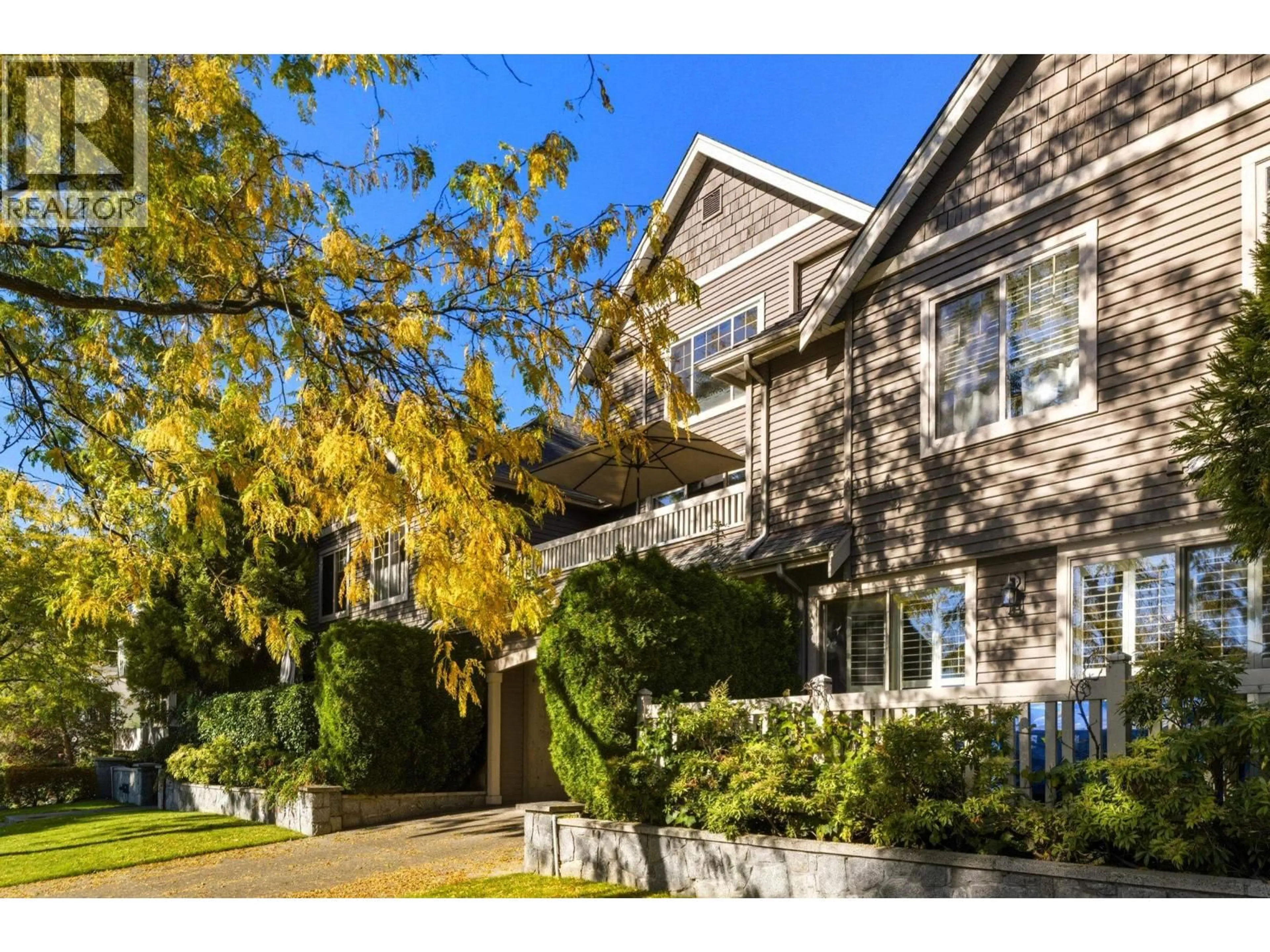 Home with brick exterior material, street for 6 - 222 5TH STREET, North Vancouver British Columbia V7L1L7