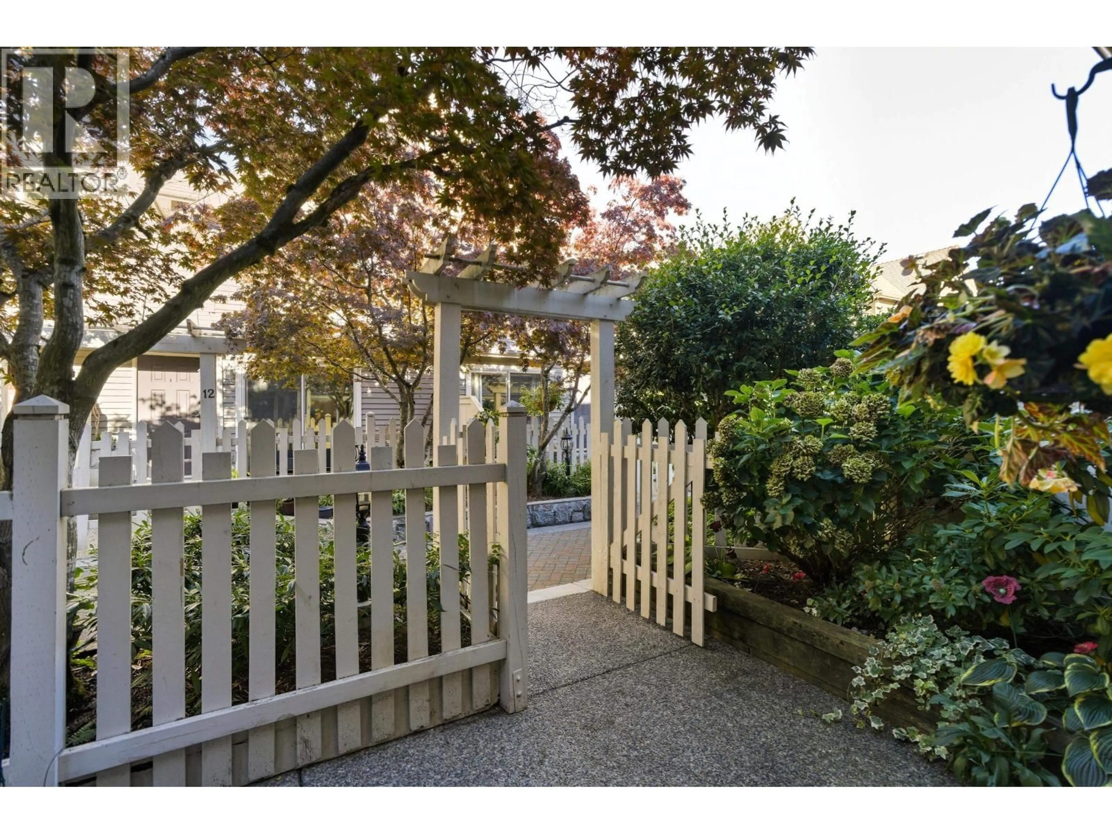 Unknown for 6 - 222 5TH STREET, North Vancouver British Columbia V7L1L7