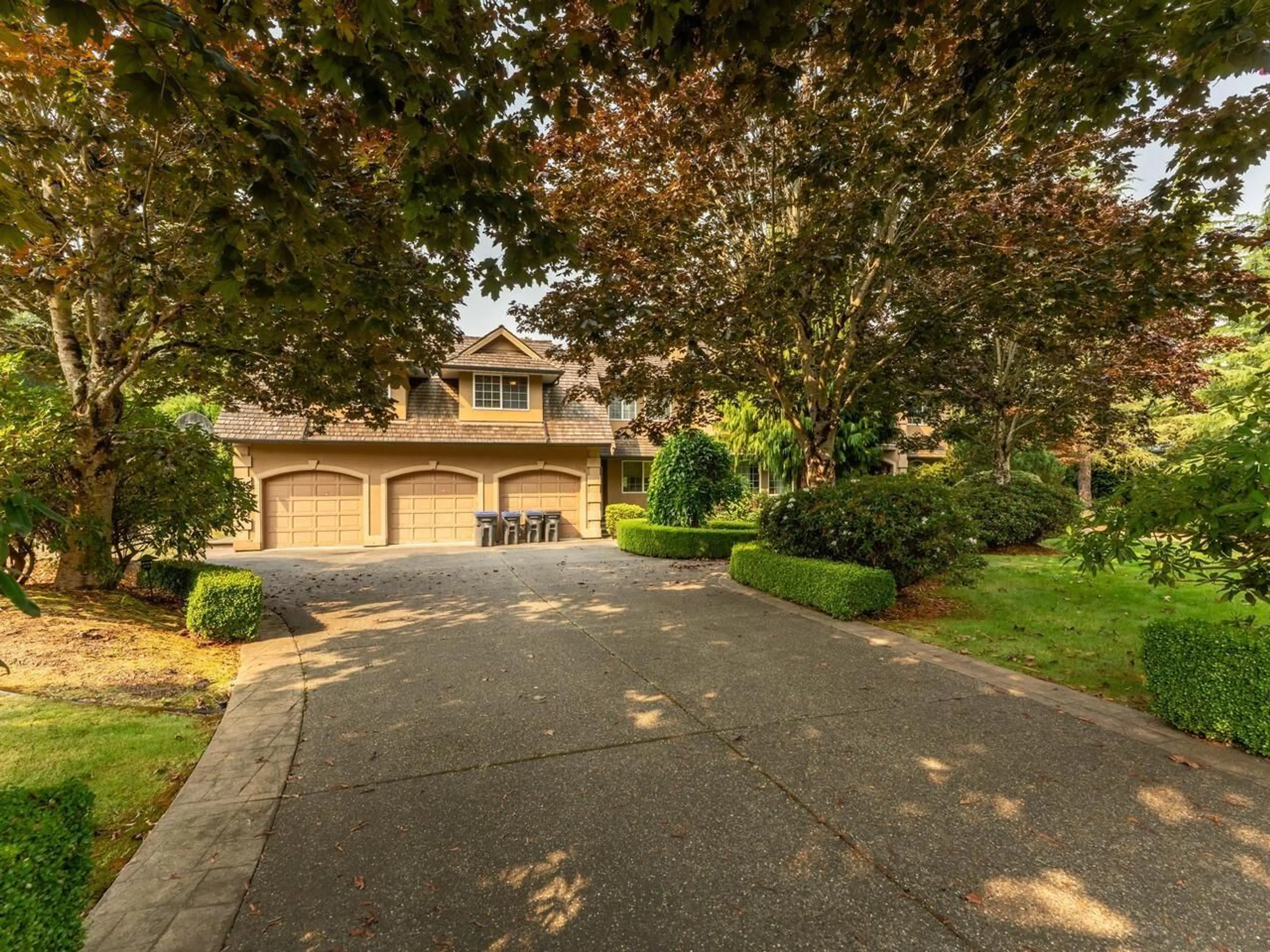 A pic from outside/outdoor area/front of a property/back of a property/a pic from drone, street for 2675 166A, Surrey British Columbia V3Z9X1