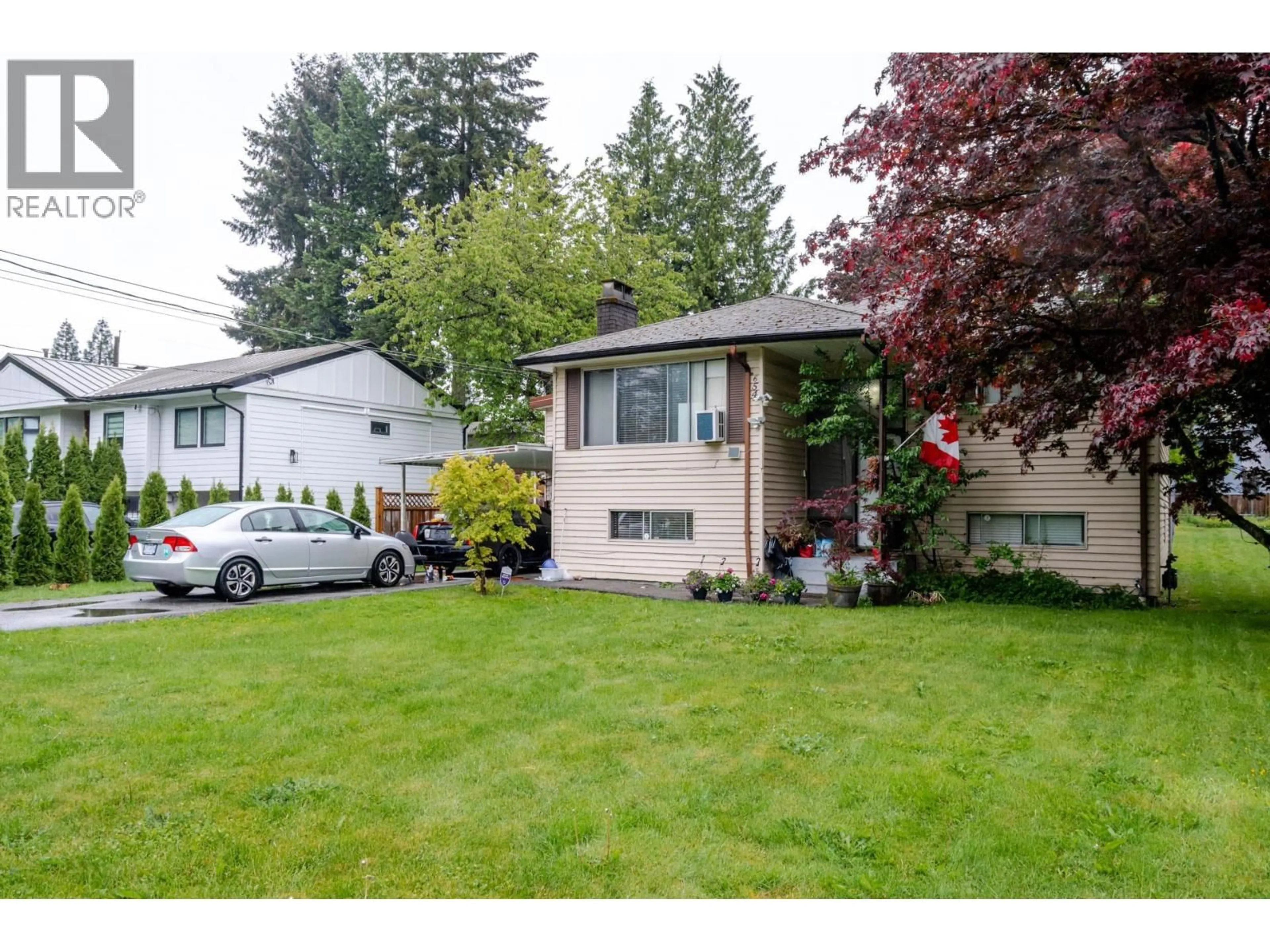 Home with vinyl exterior material, street for 654 LINTON STREET, Coquitlam British Columbia V3J6J9