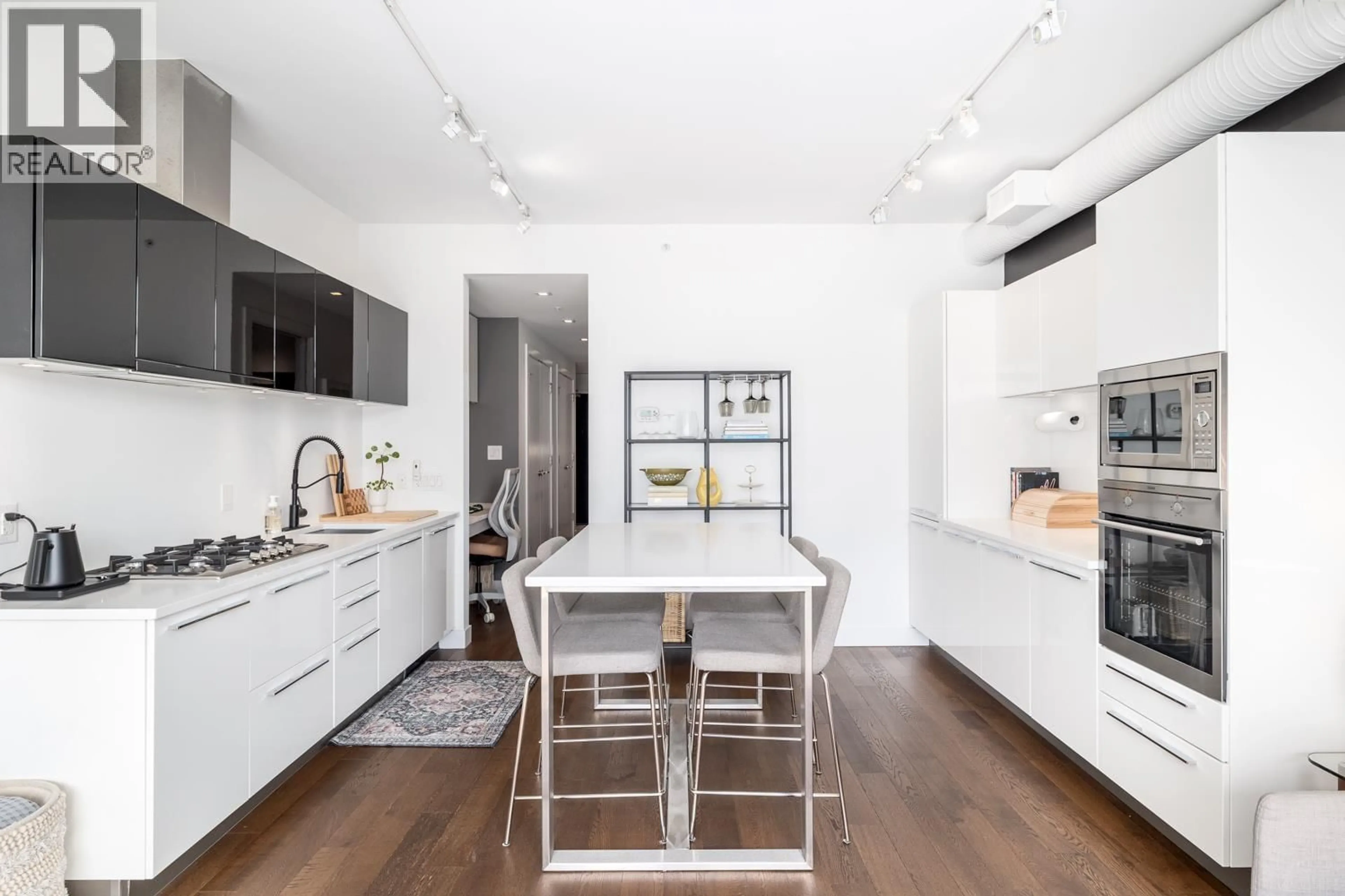 Open concept kitchen, unknown for 518 - 108 1ST AVENUE, Vancouver British Columbia V5T0E4