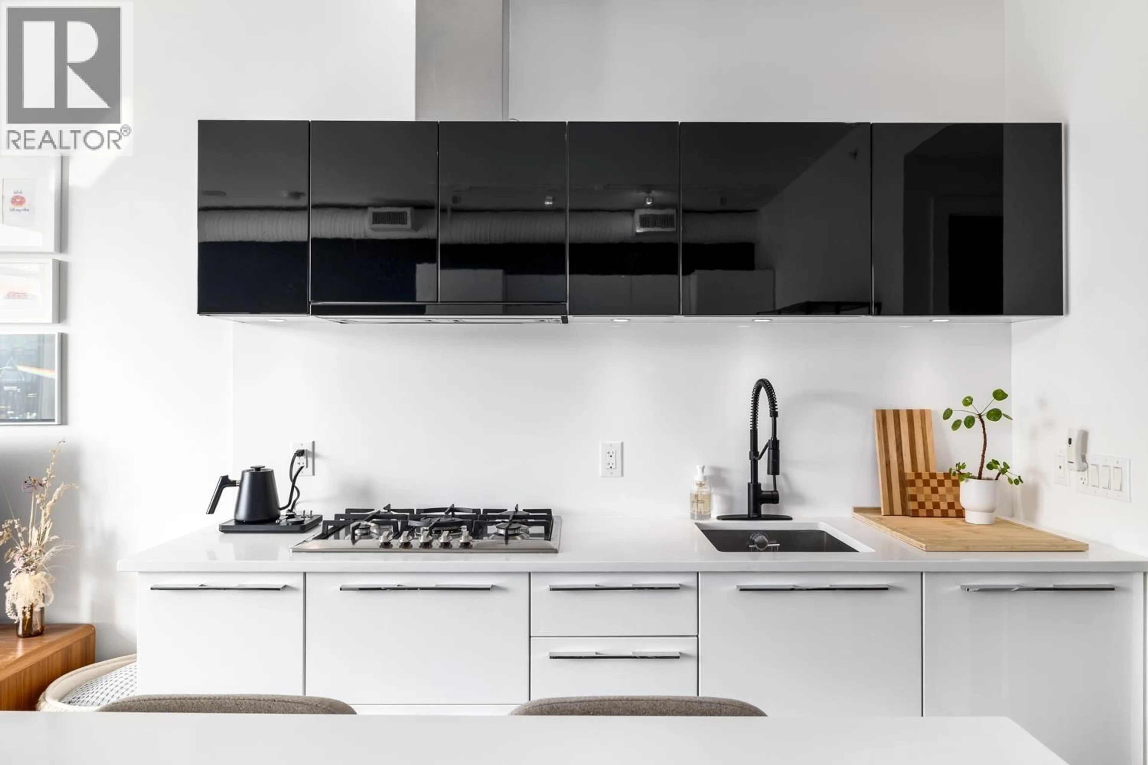 Contemporary kitchen, ceramic/tile floor for 518 - 108 1ST AVENUE, Vancouver British Columbia V5T0E4