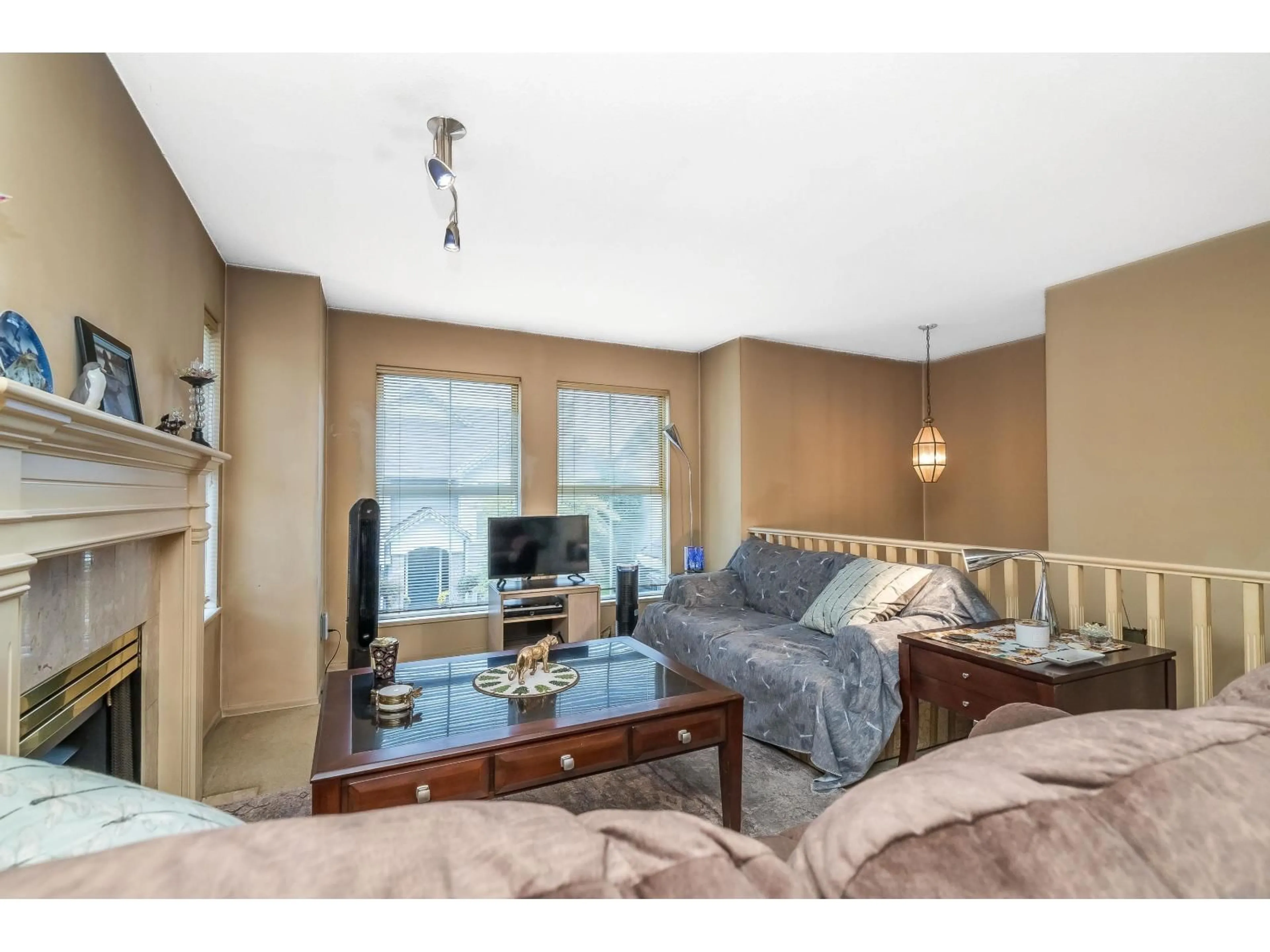 Living room with furniture, unknown for 26 - 8716 WALNUT GROVE, Langley British Columbia V1M2K2