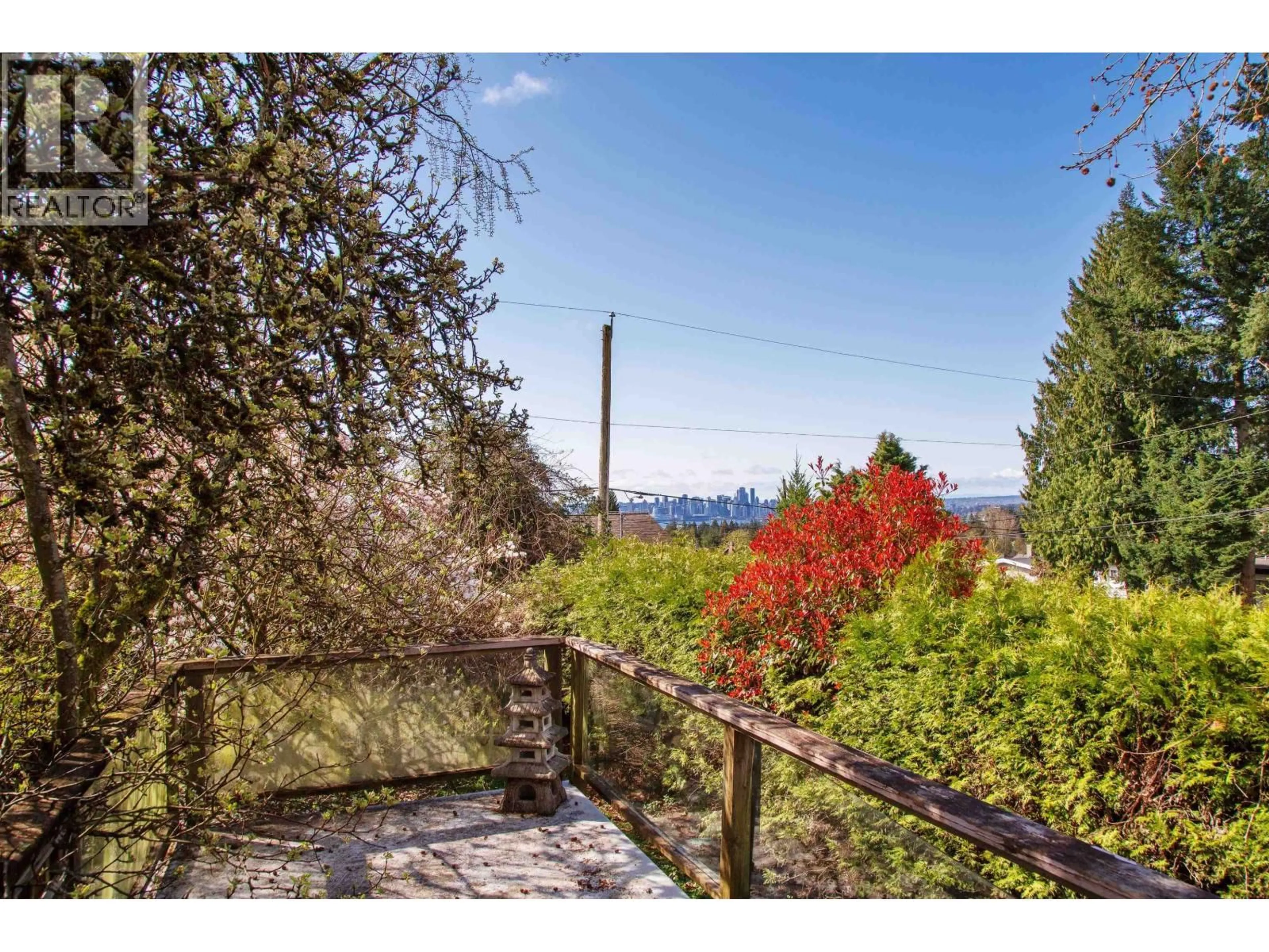 Patio, forest/trees view for 445 QUEENS ROAD, North Vancouver British Columbia V7N2K8
