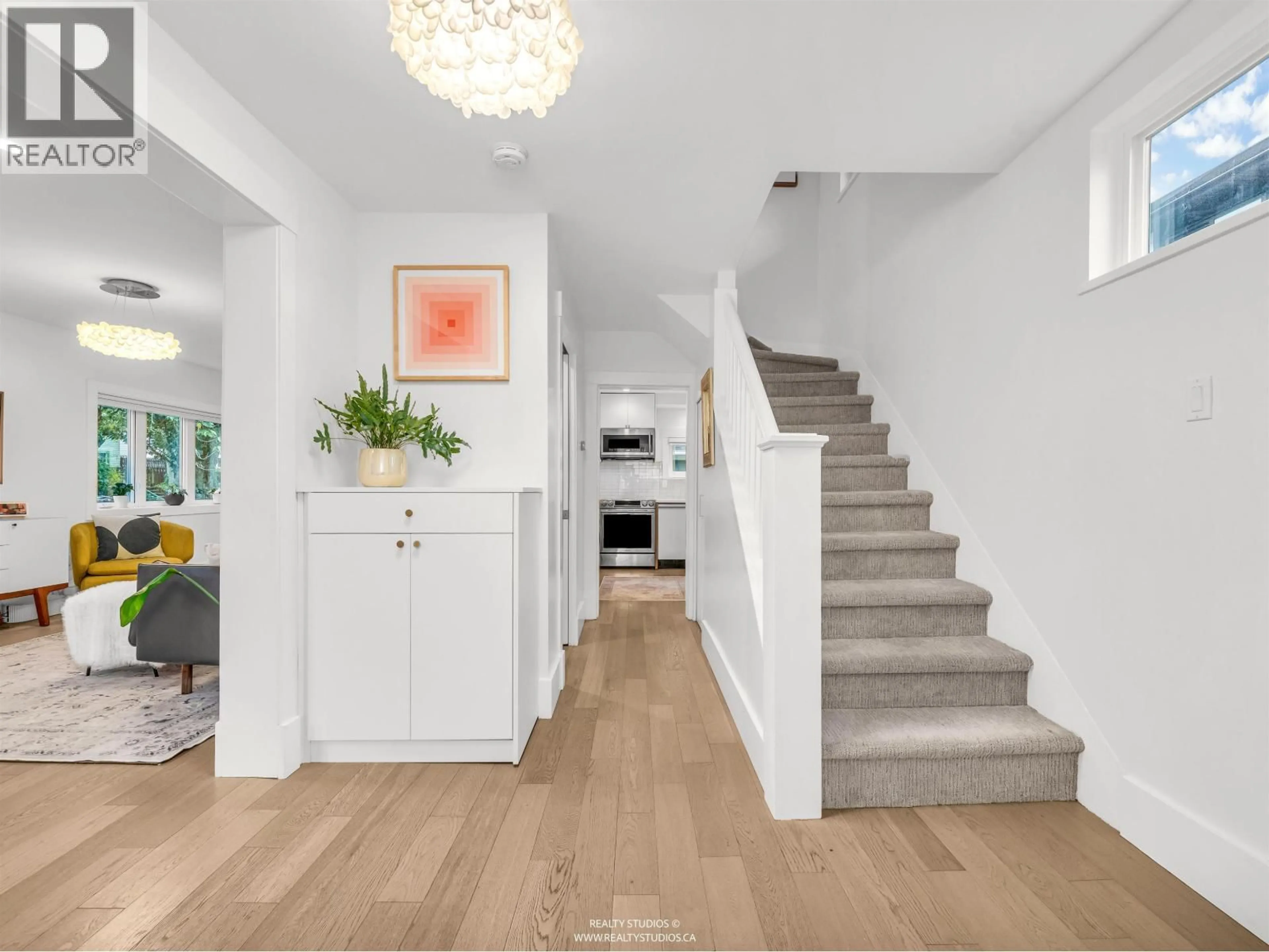 Indoor entryway for 3849 ST. CATHERINES STREET, Vancouver British Columbia V5V4L5
