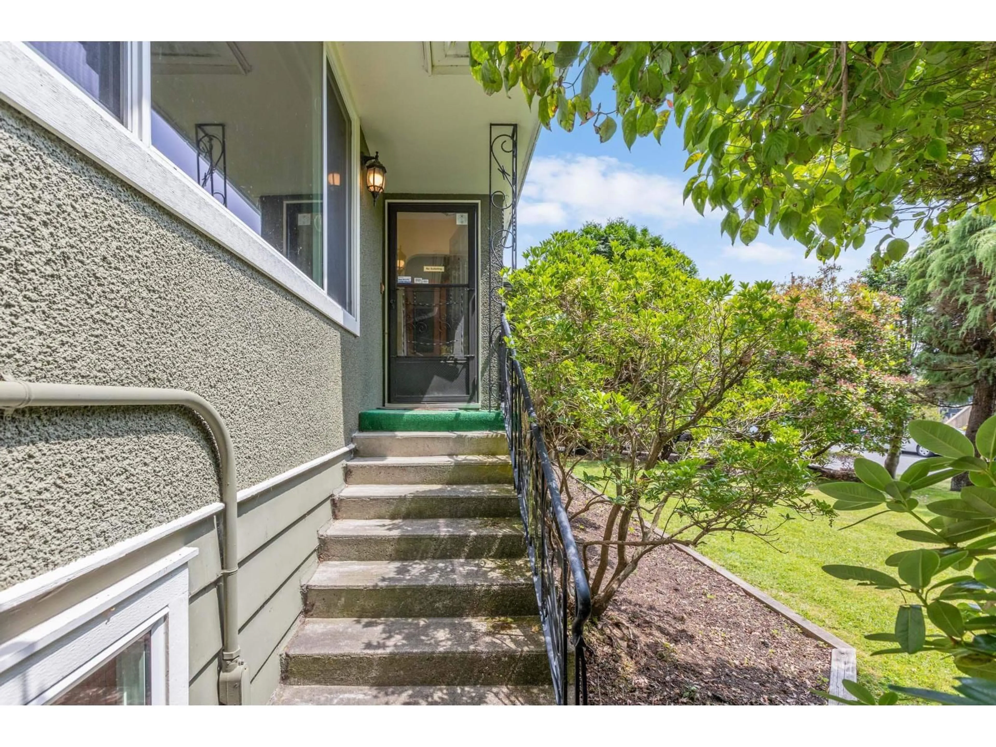 Unknown for 14093 MAGDALEN, White Rock British Columbia V4B2W6