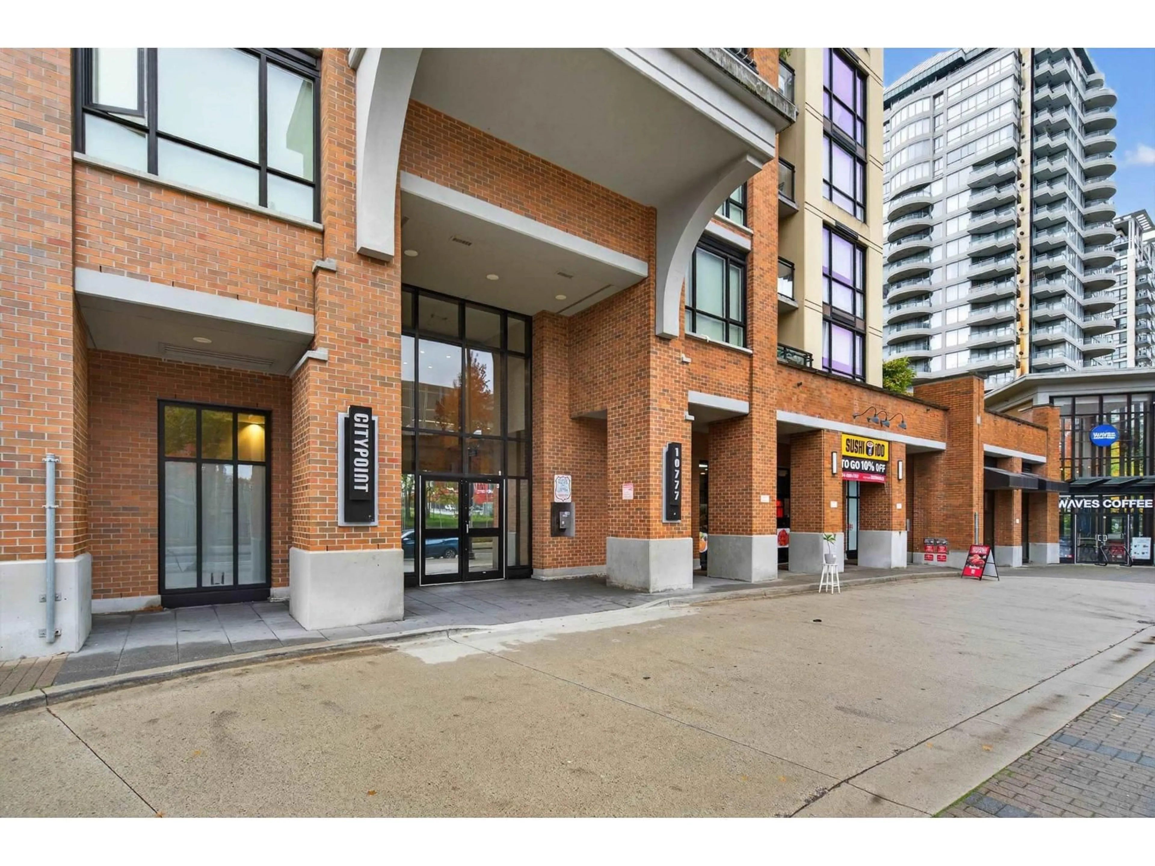 Indoor foyer for 1105 - 10777 UNIVERSITY, Surrey British Columbia V3T0E6