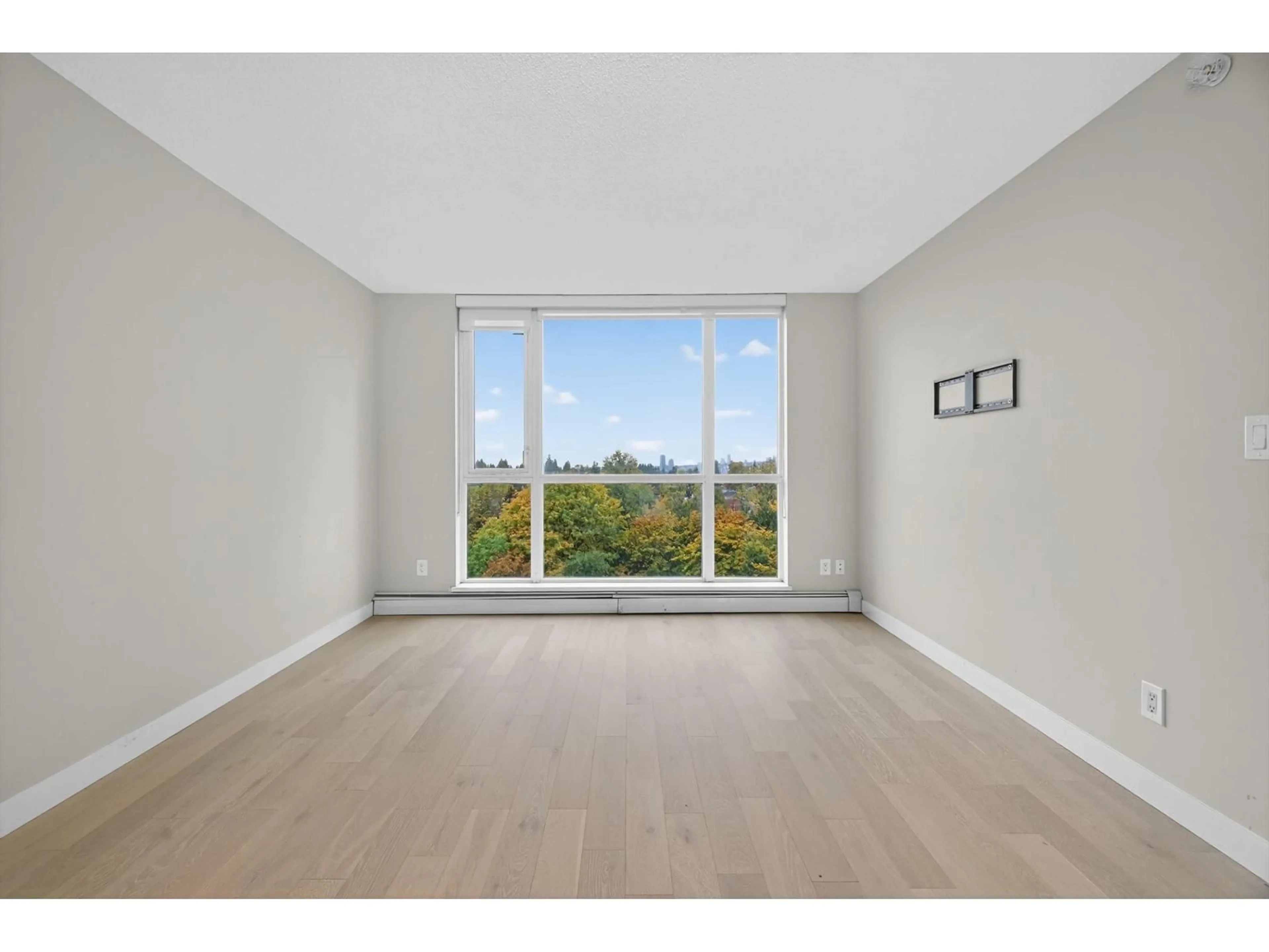 A pic of a room for 1105 - 10777 UNIVERSITY, Surrey British Columbia V3T0E6