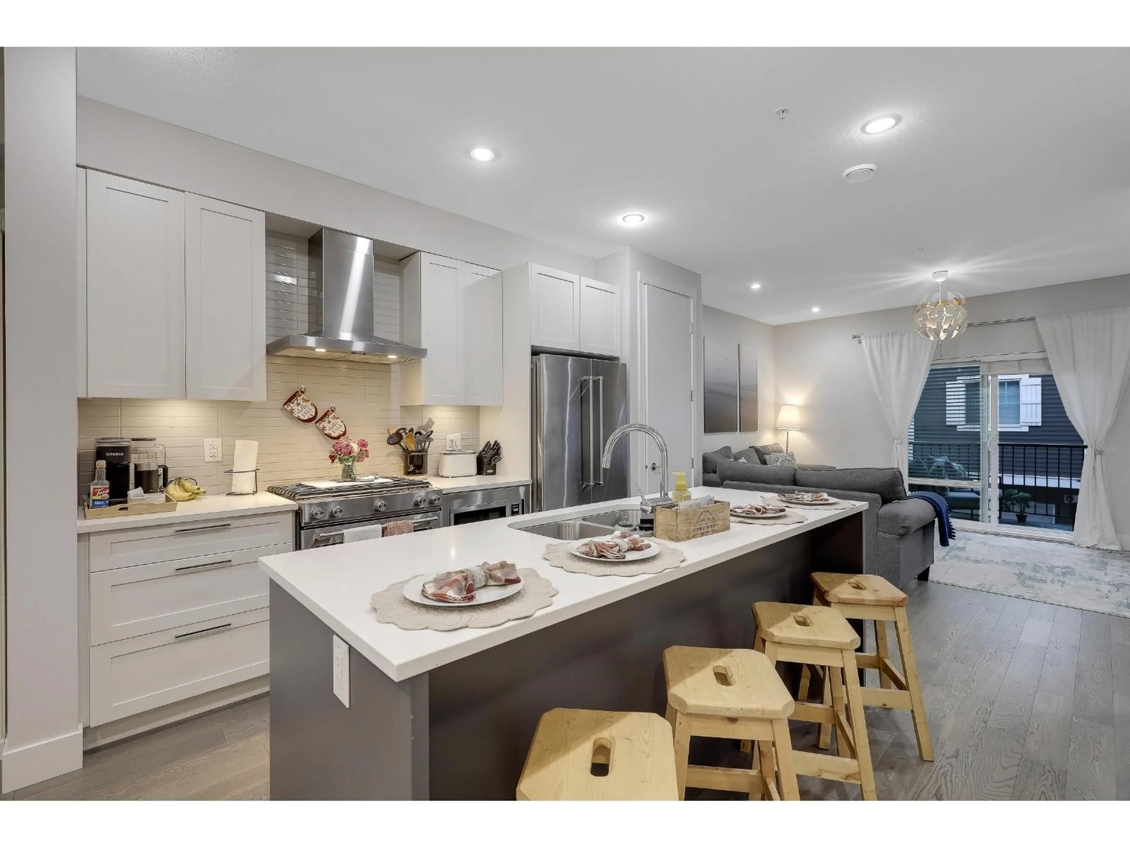 Open concept kitchen, unknown for 43 - 20451 84, Langley British Columbia V2Y0X5