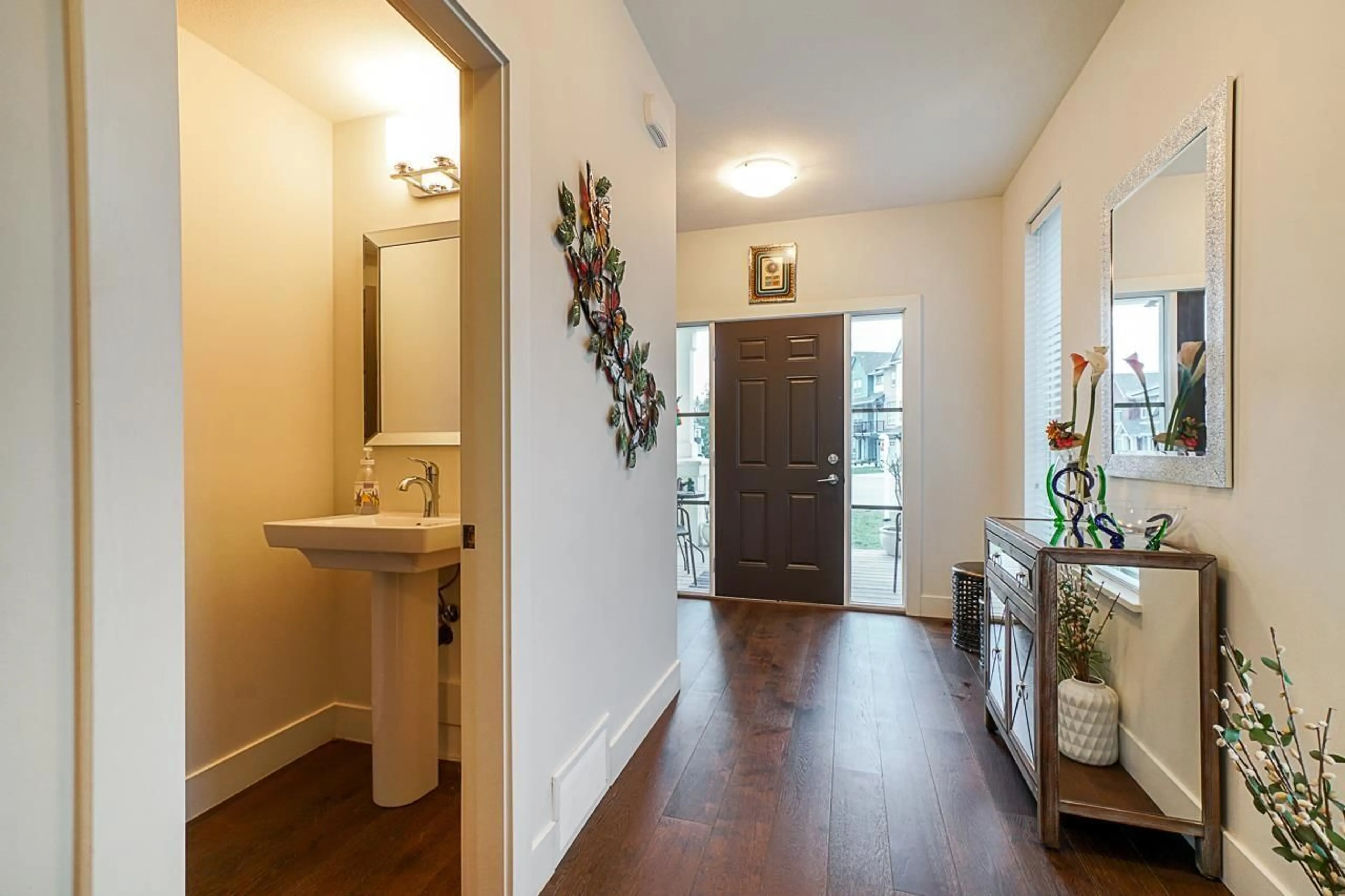 Indoor entryway for 7464 ROSS DRIVE, Mission British Columbia V2V0G1