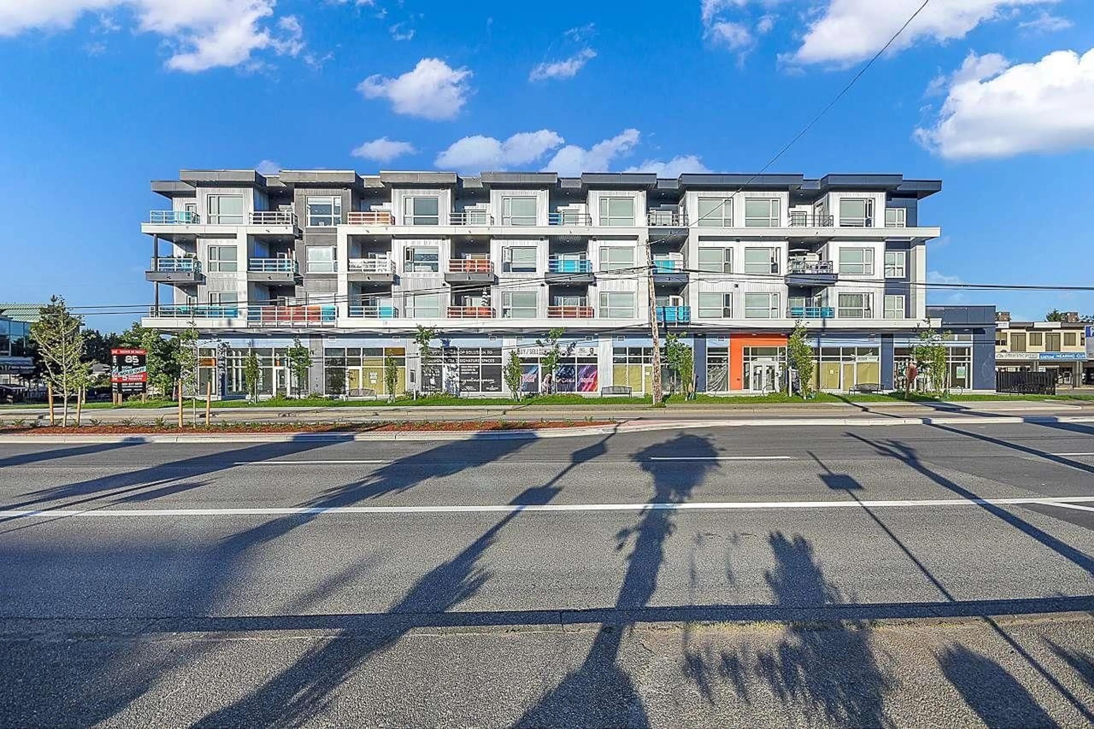 Patio, unknown for 411 - 8496 120, Surrey British Columbia V3W3N5