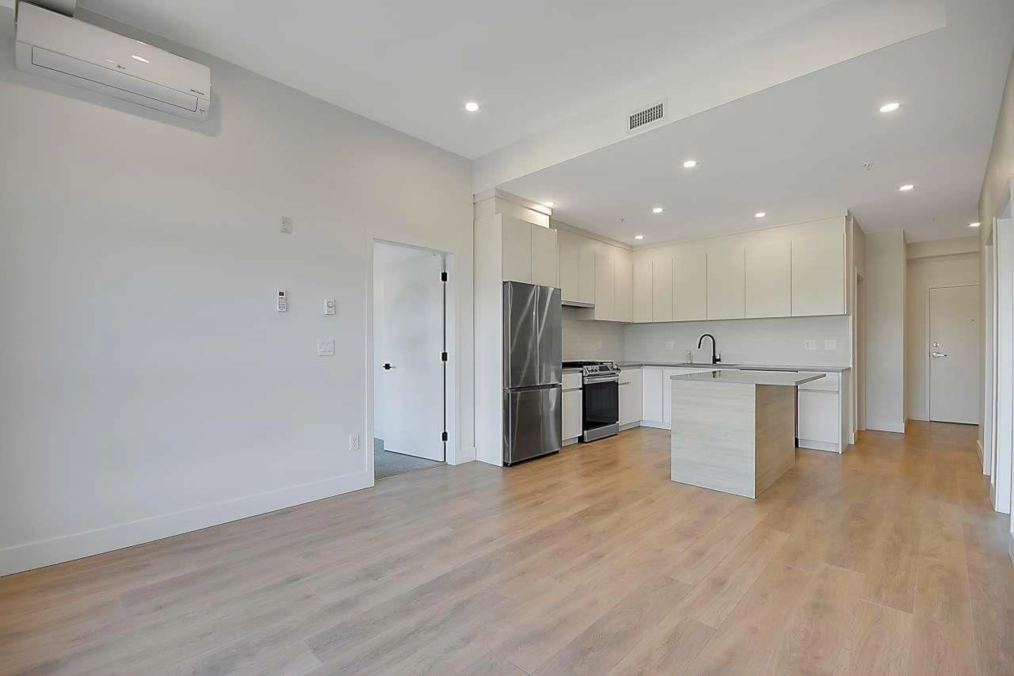 Open concept kitchen, unknown for 411 - 8496 120, Surrey British Columbia V3W3N5