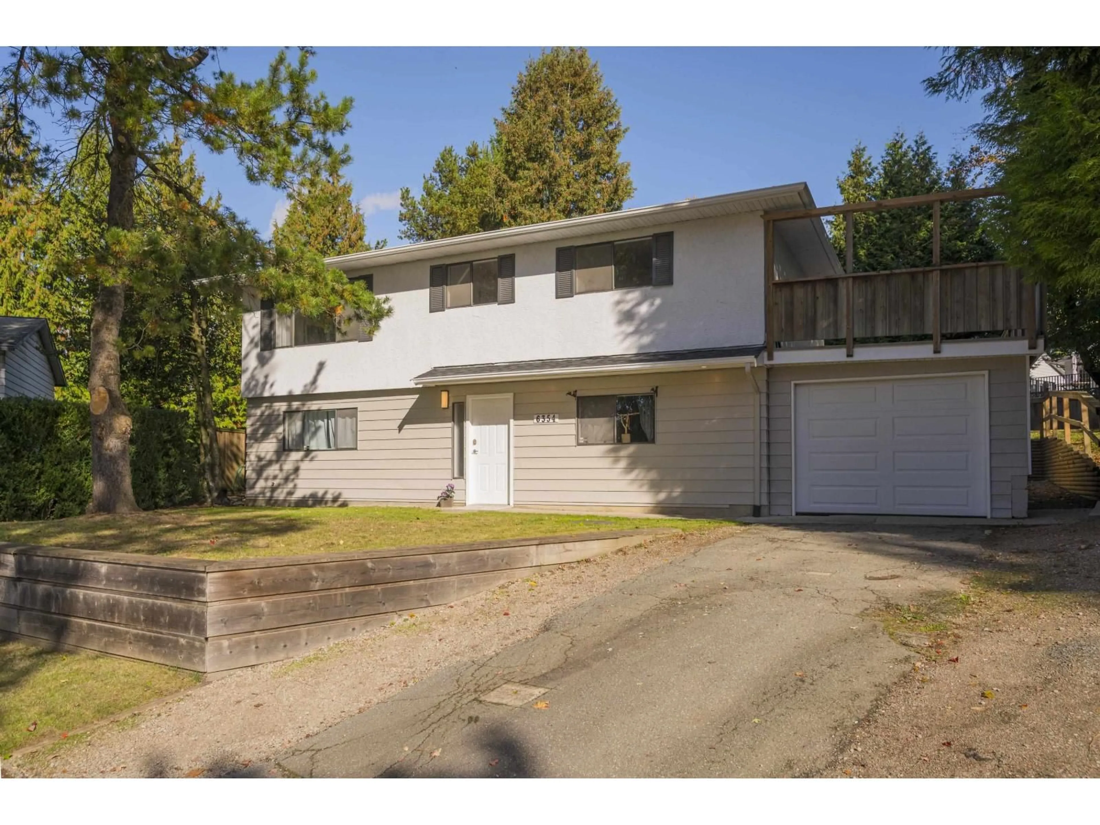 A pic from outside/outdoor area/front of a property/back of a property/a pic from drone, street for 6354 183, Surrey British Columbia V3S8A8