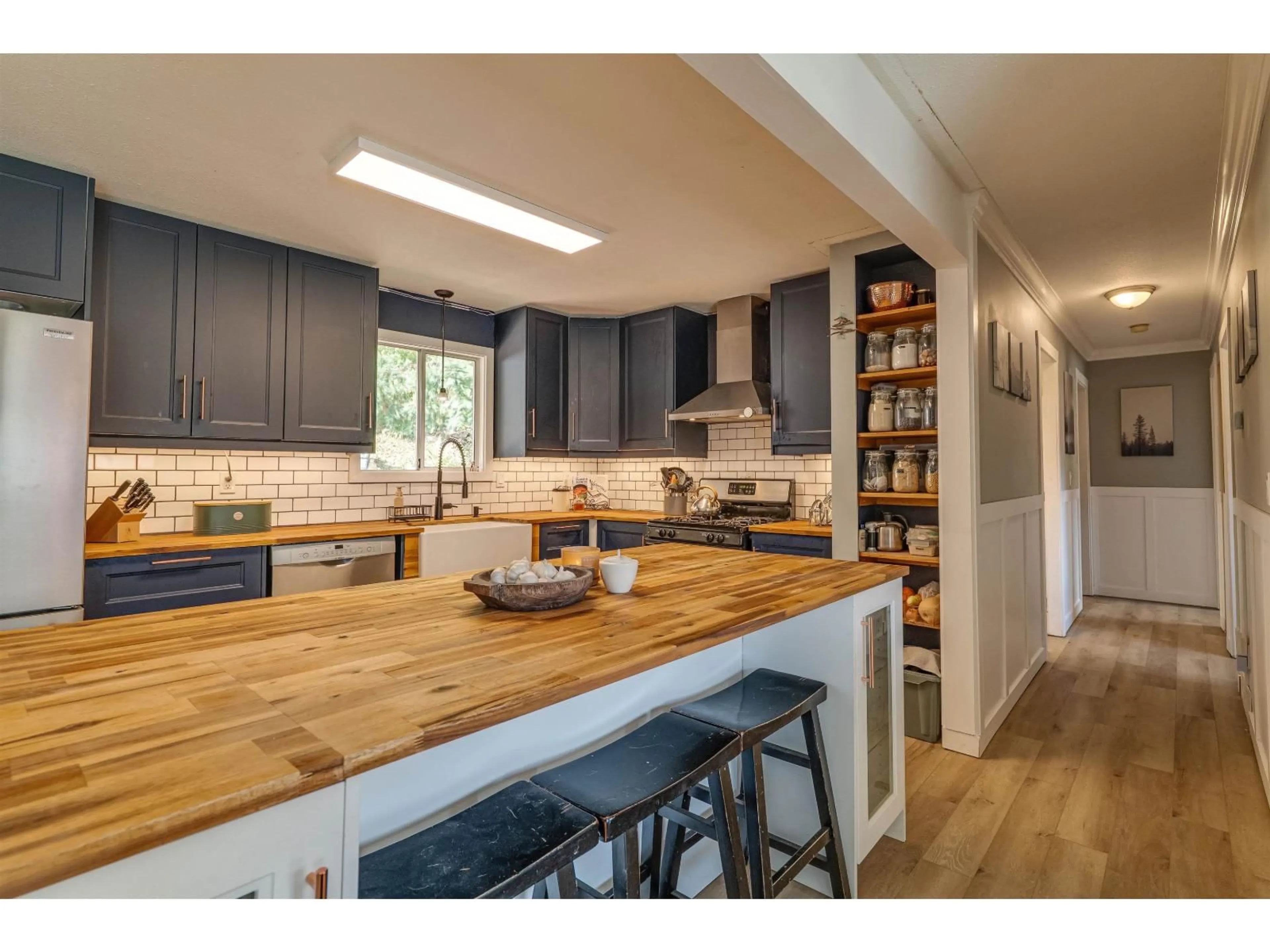 Open concept kitchen, unknown for 35157 SKEENA, Abbotsford British Columbia V2S7H5