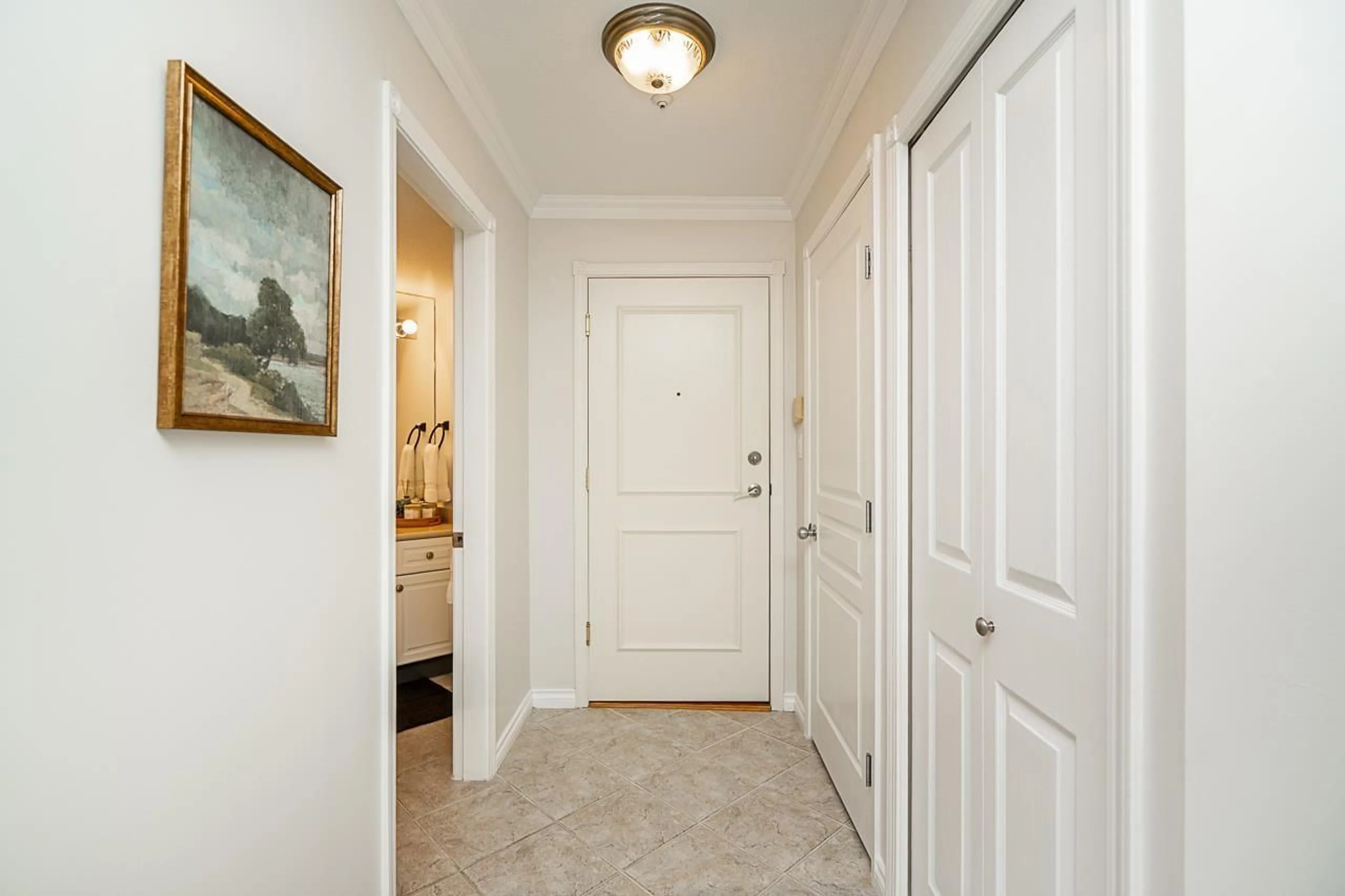 Indoor entryway for #212 - 8139 121A, Surrey British Columbia V3Z0K8