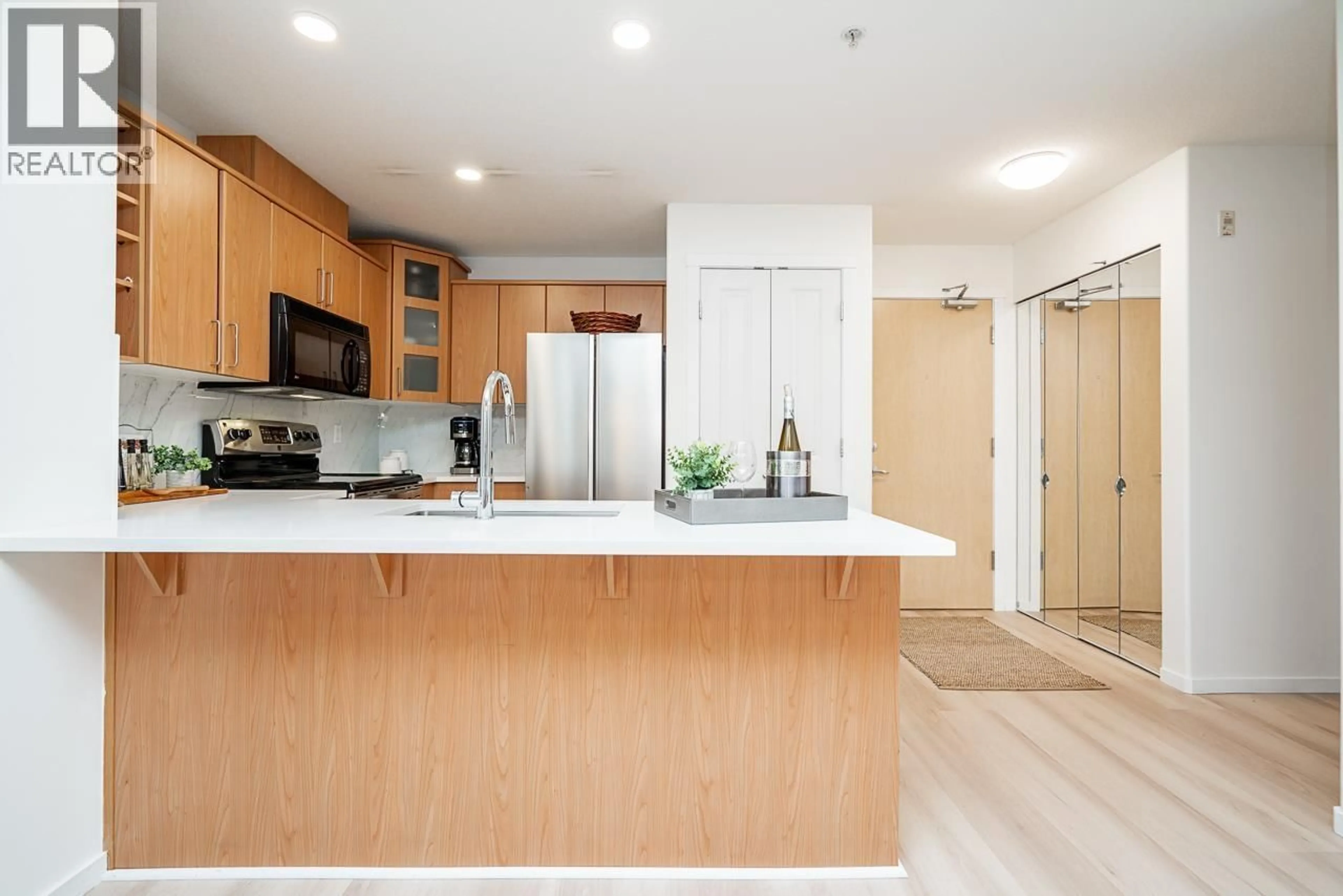 Open concept kitchen, unknown for 103 - 3142 ST JOHNS STREET, Port Moody British Columbia V3H5E5