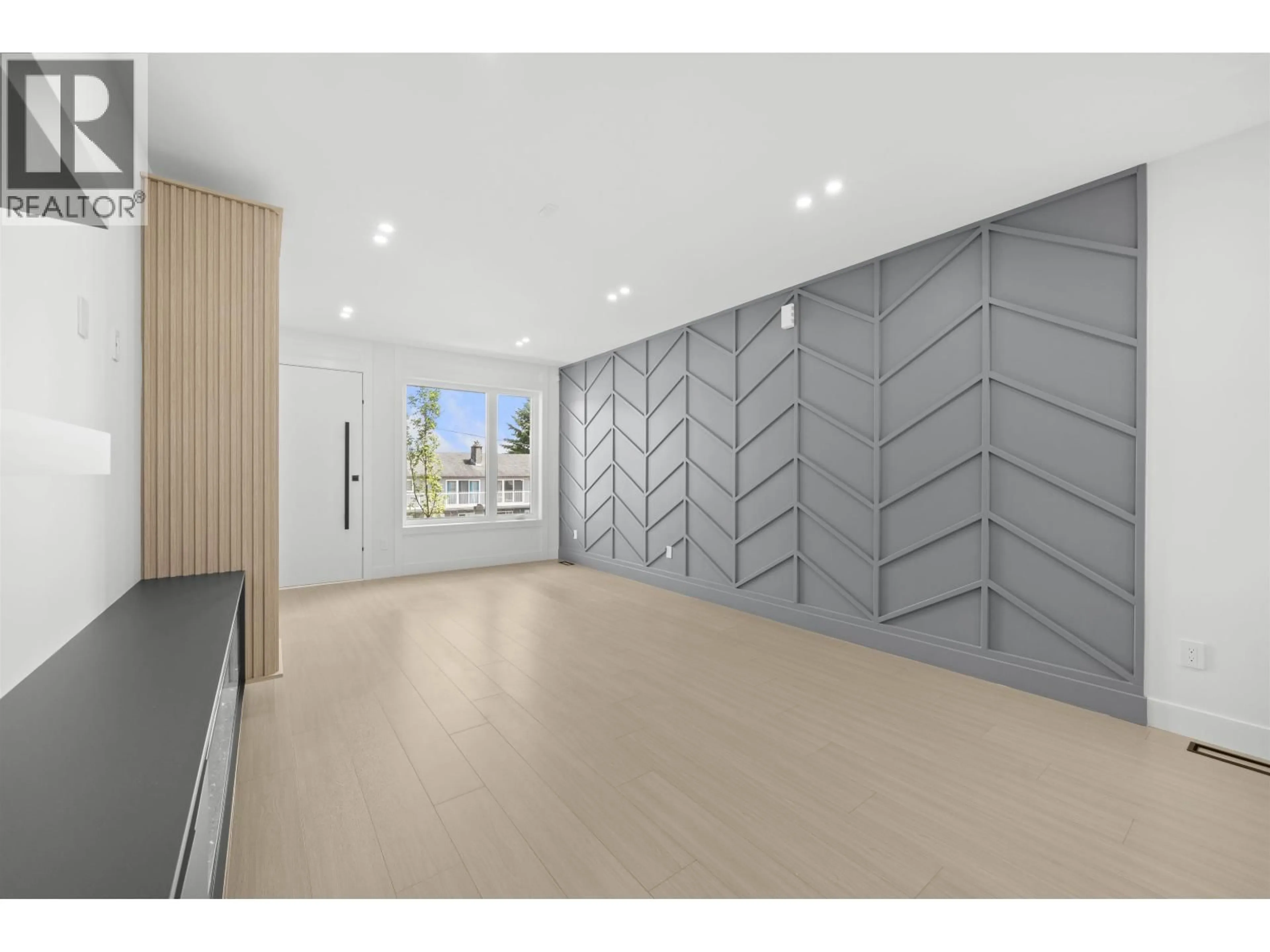 Indoor foyer for 2 - 314 NELSON STREET, Coquitlam British Columbia V3K4N3