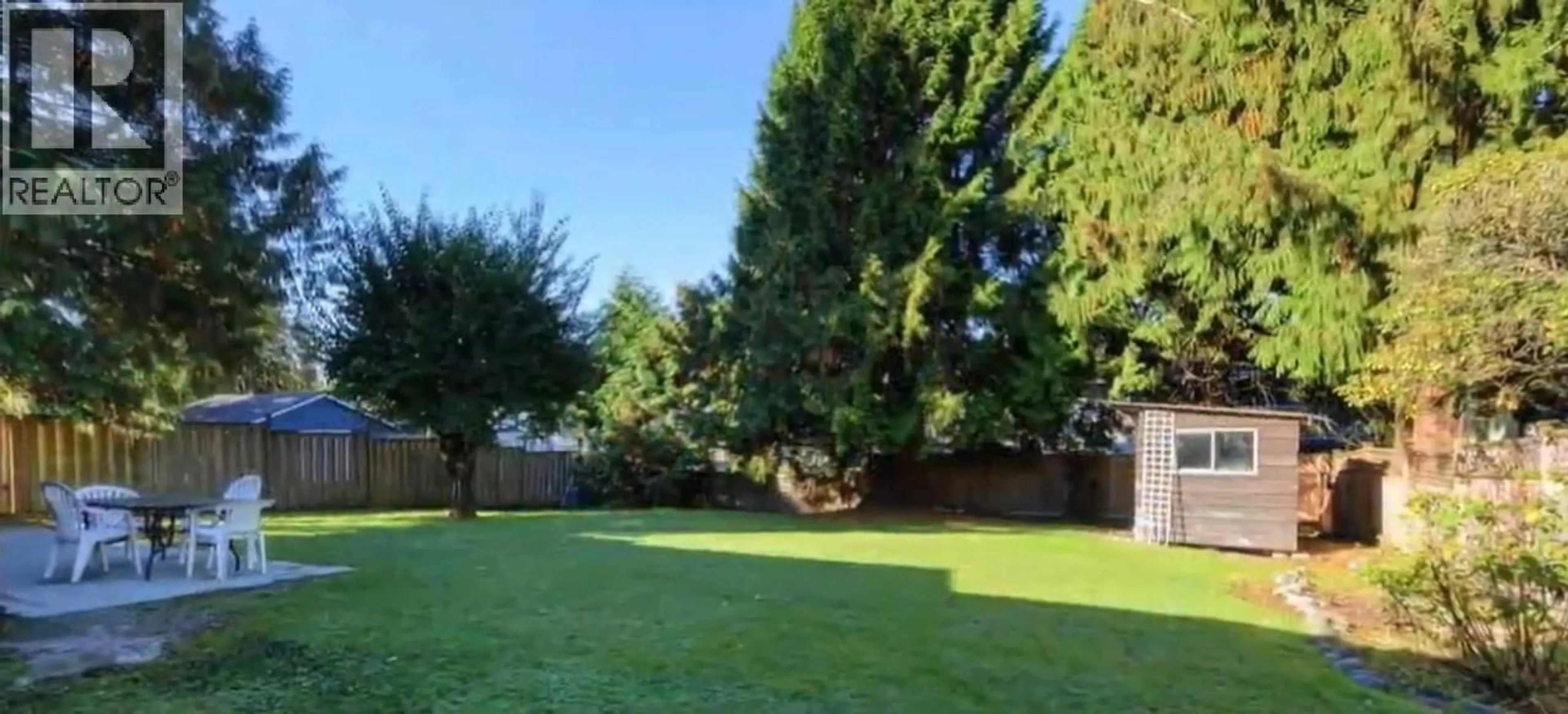A pic from outside/outdoor area/front of a property/back of a property/a pic from drone, forest/trees view for 12079 GLENHURST STREET, Maple Ridge British Columbia V2X6V8