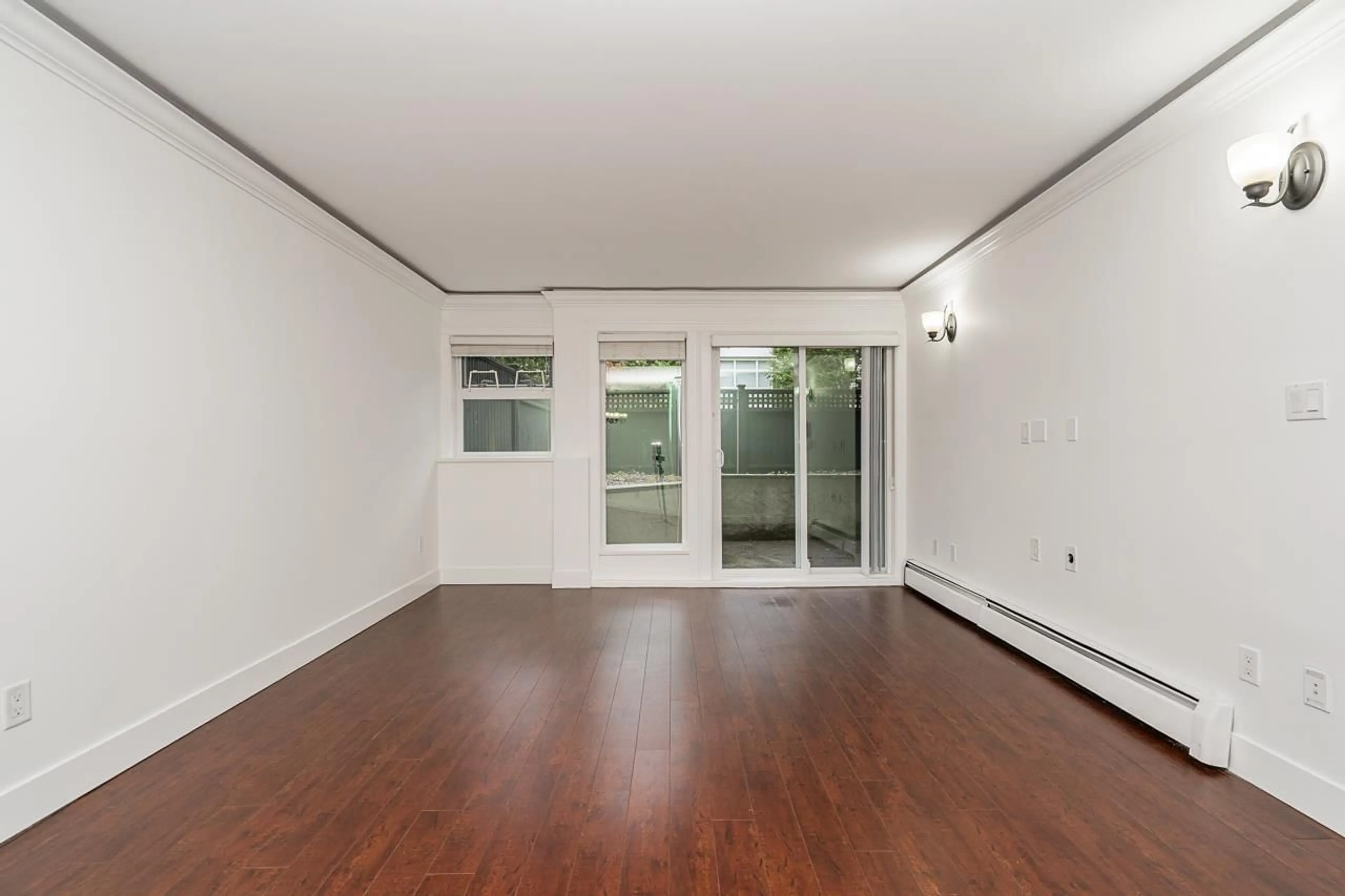 A pic of a room for 8 - 1850 E SOUTHMERE, Surrey British Columbia V4A6Y6