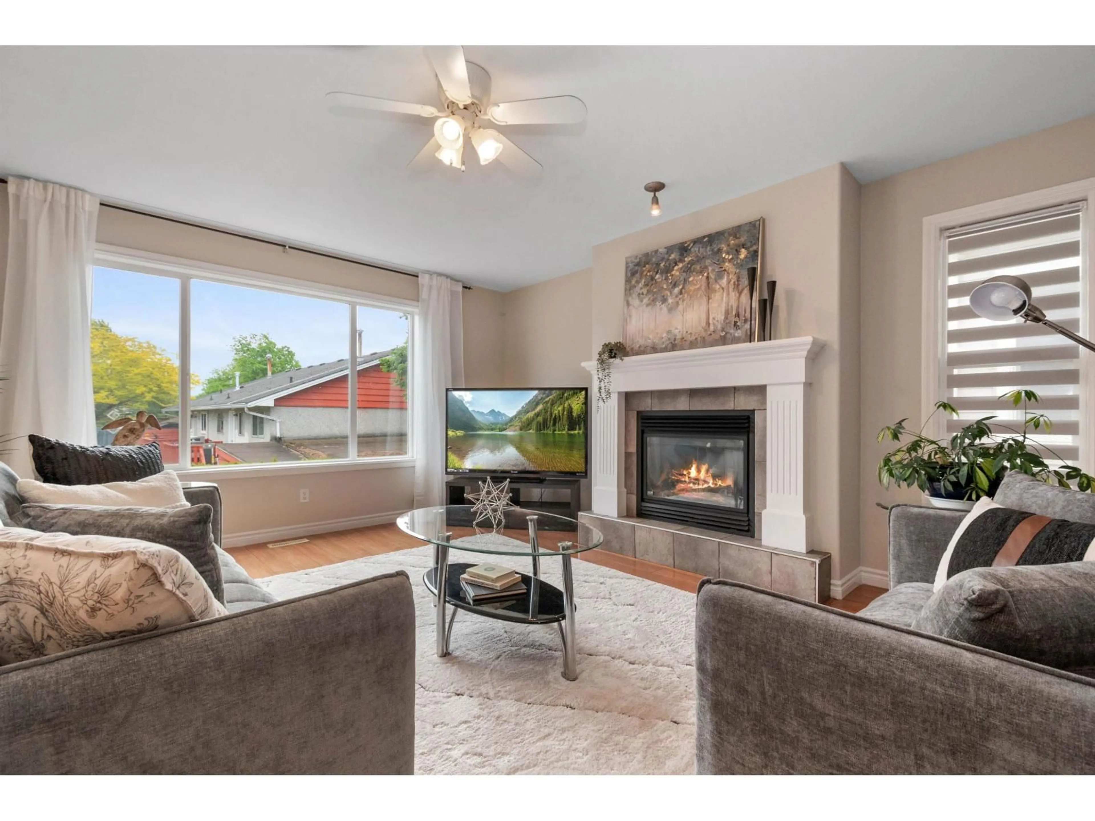Living room with furniture, unknown for A - 46604 RAMONA DRIVE, Chilliwack British Columbia V2P8B4