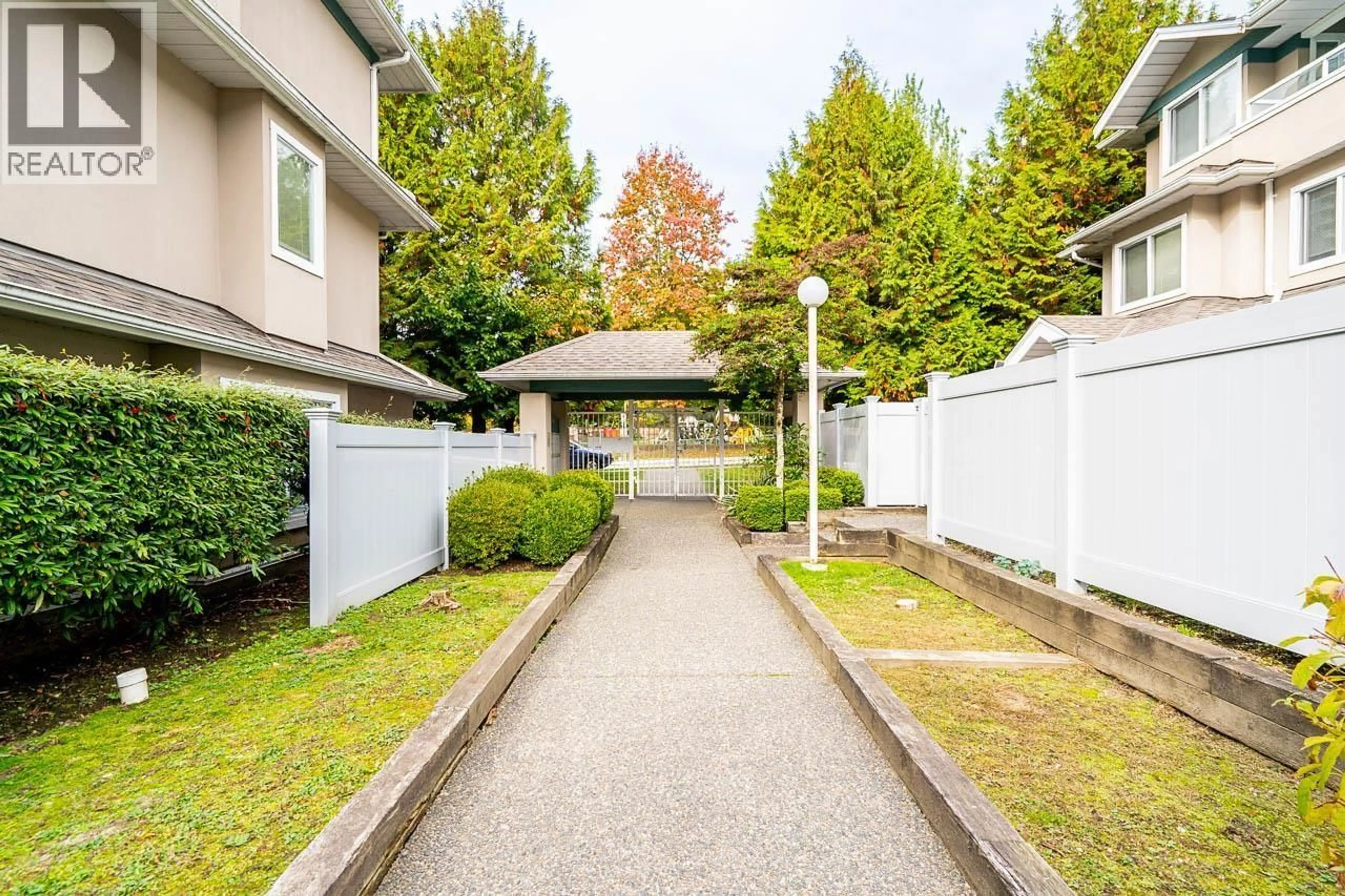 Patio, street for 13 - 7128 18TH AVENUE, Burnaby British Columbia V3N1H1