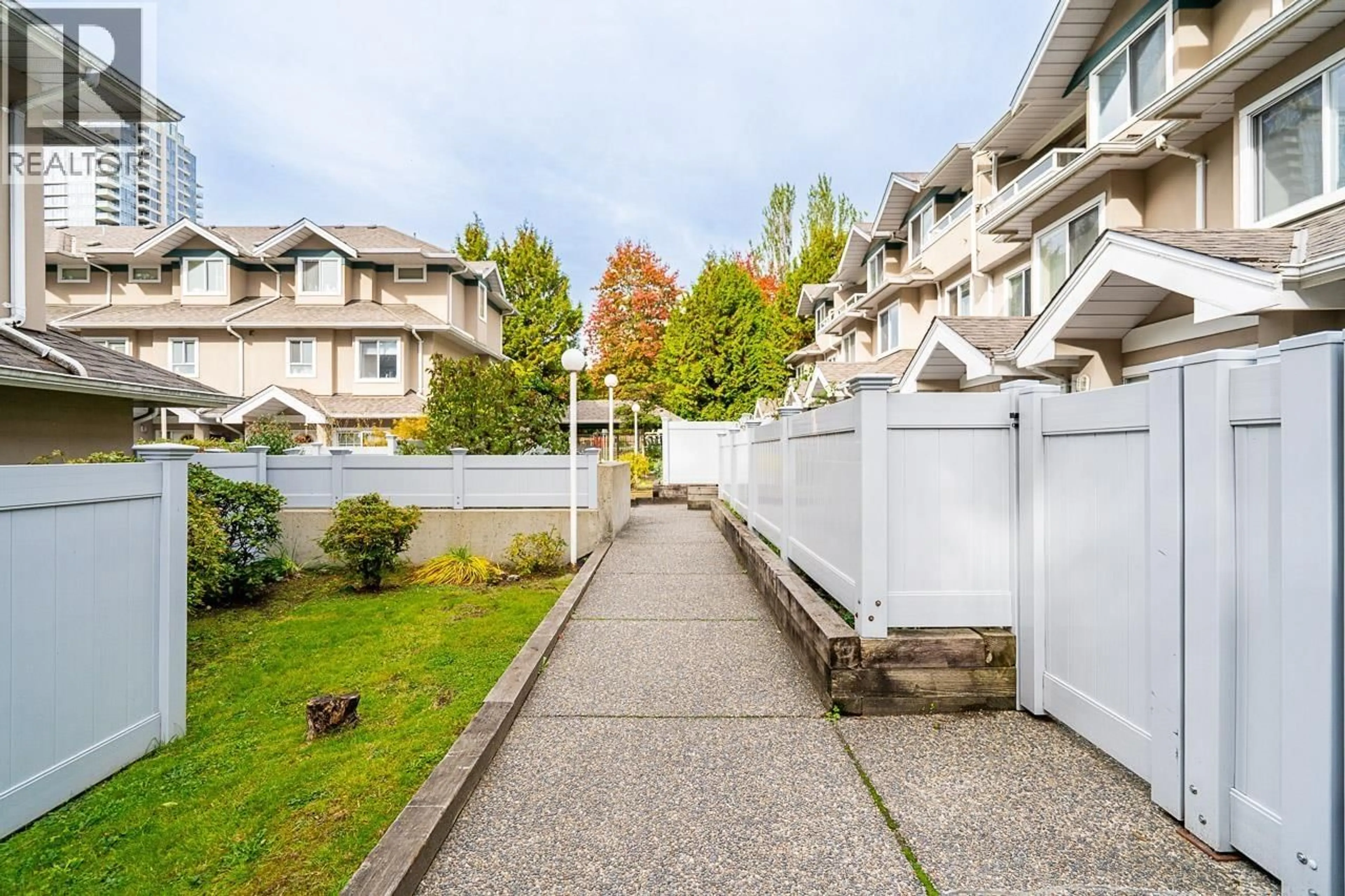 Patio, street for 13 - 7128 18TH AVENUE, Burnaby British Columbia V3N1H1