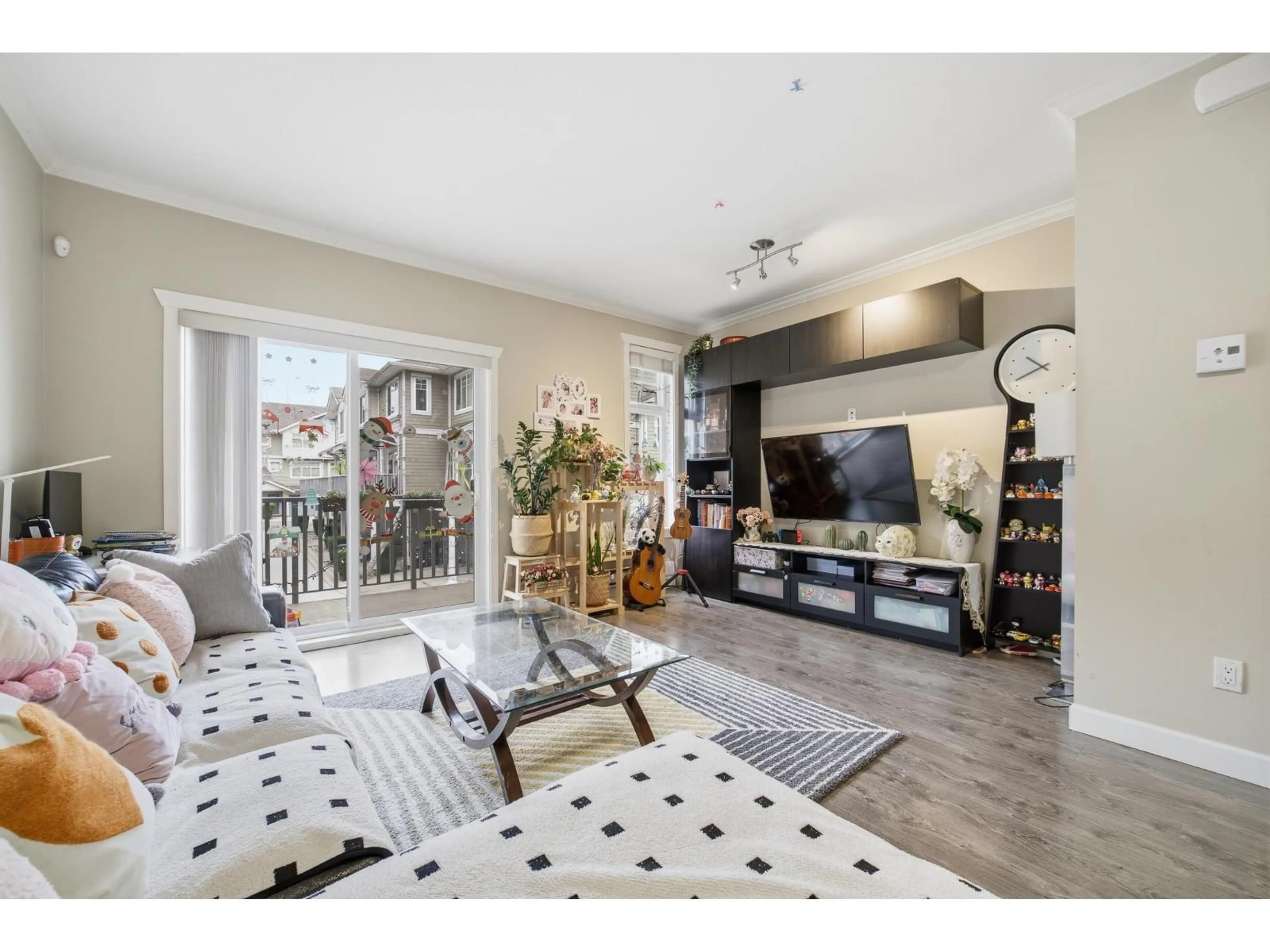 Living room with furniture, unknown for 32 - 16355 82, Surrey British Columbia V4N0P4