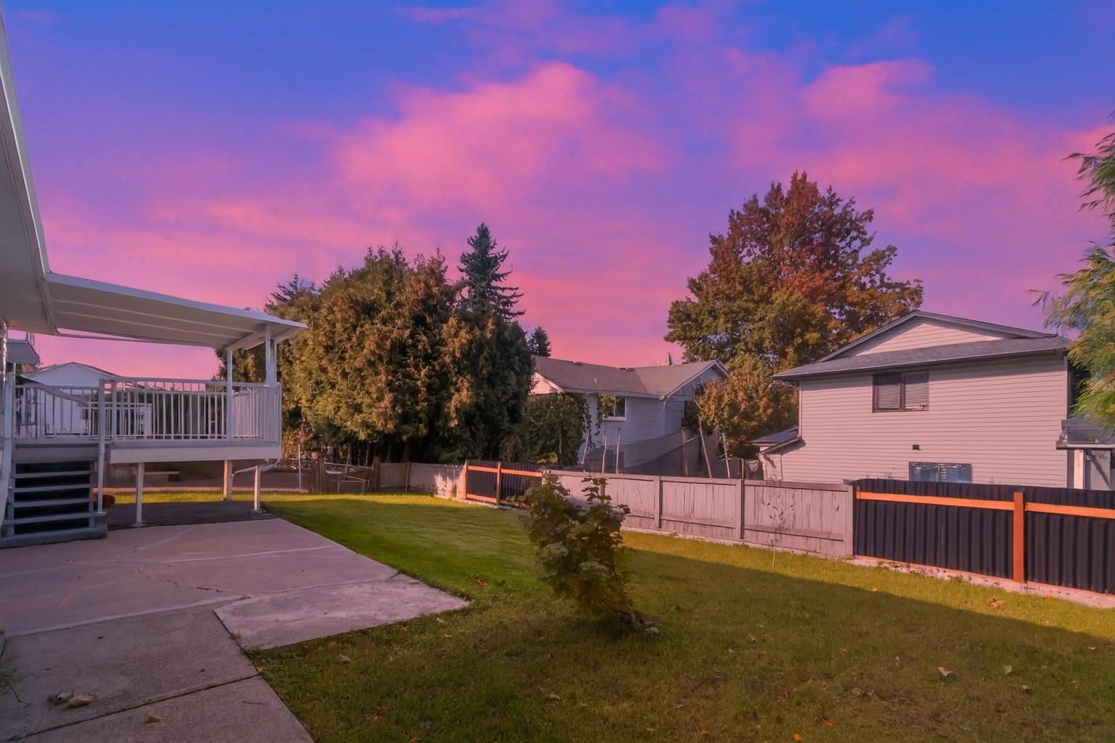 A pic from outside/outdoor area/front of a property/back of a property/a pic from drone, mountain view for 32711 HAIDA, Abbotsford British Columbia V2T4Z6