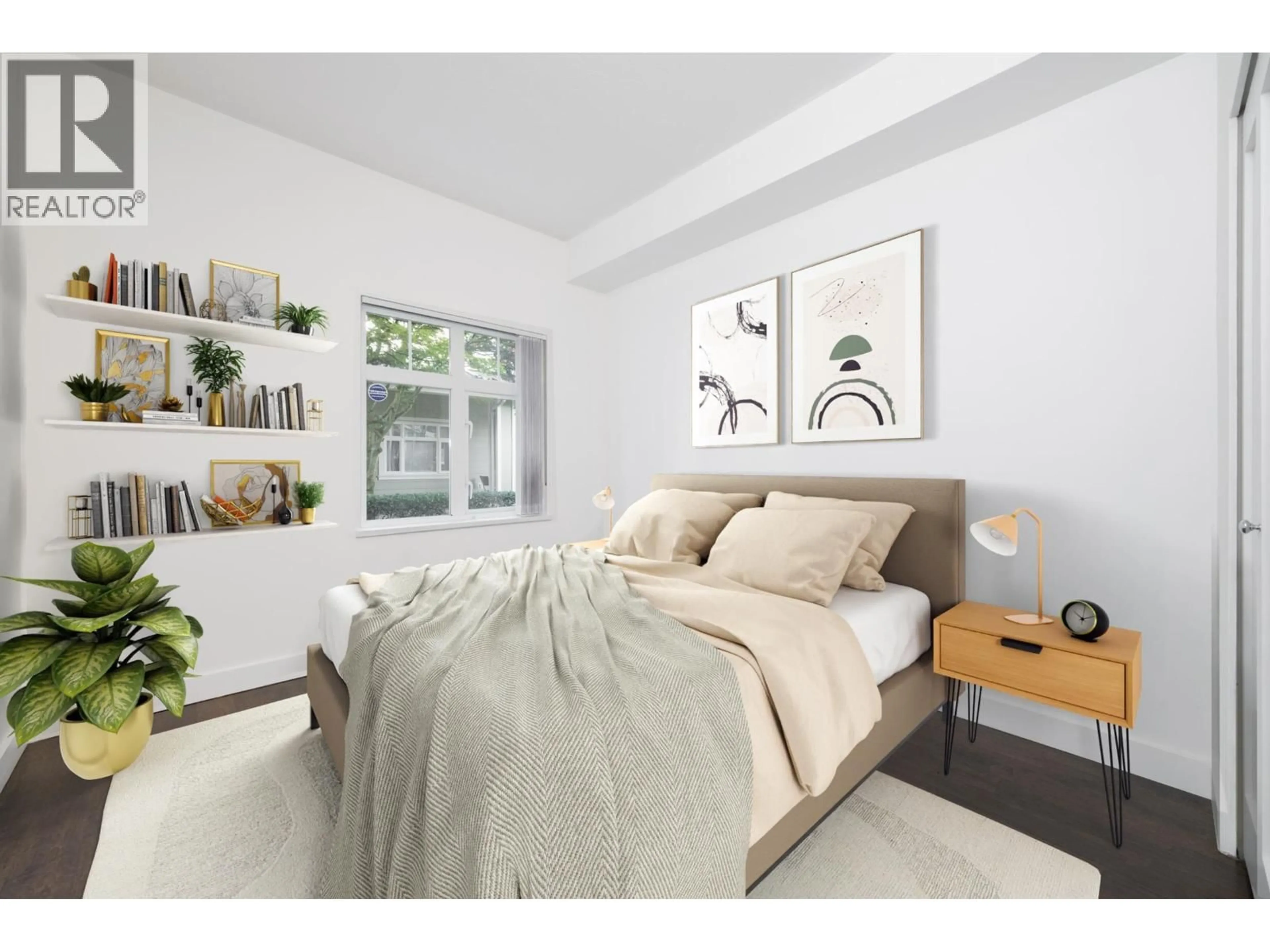 Bedroom with bed, unknown for 132 - 7388 MACPHERSON AVENUE, Burnaby British Columbia V5J0A1