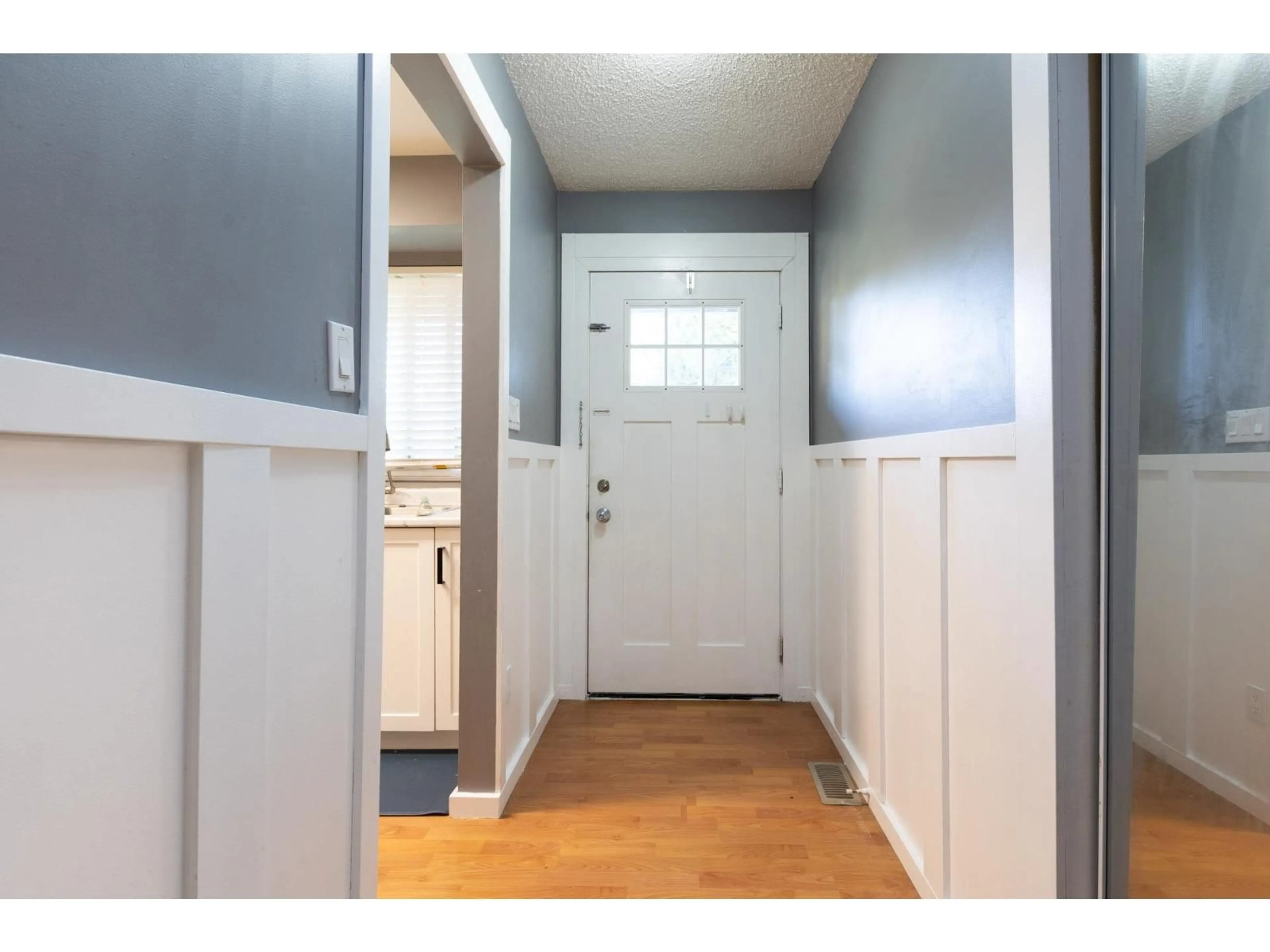 Indoor entryway for 8403 ARBOUR, Delta British Columbia V4C7H4