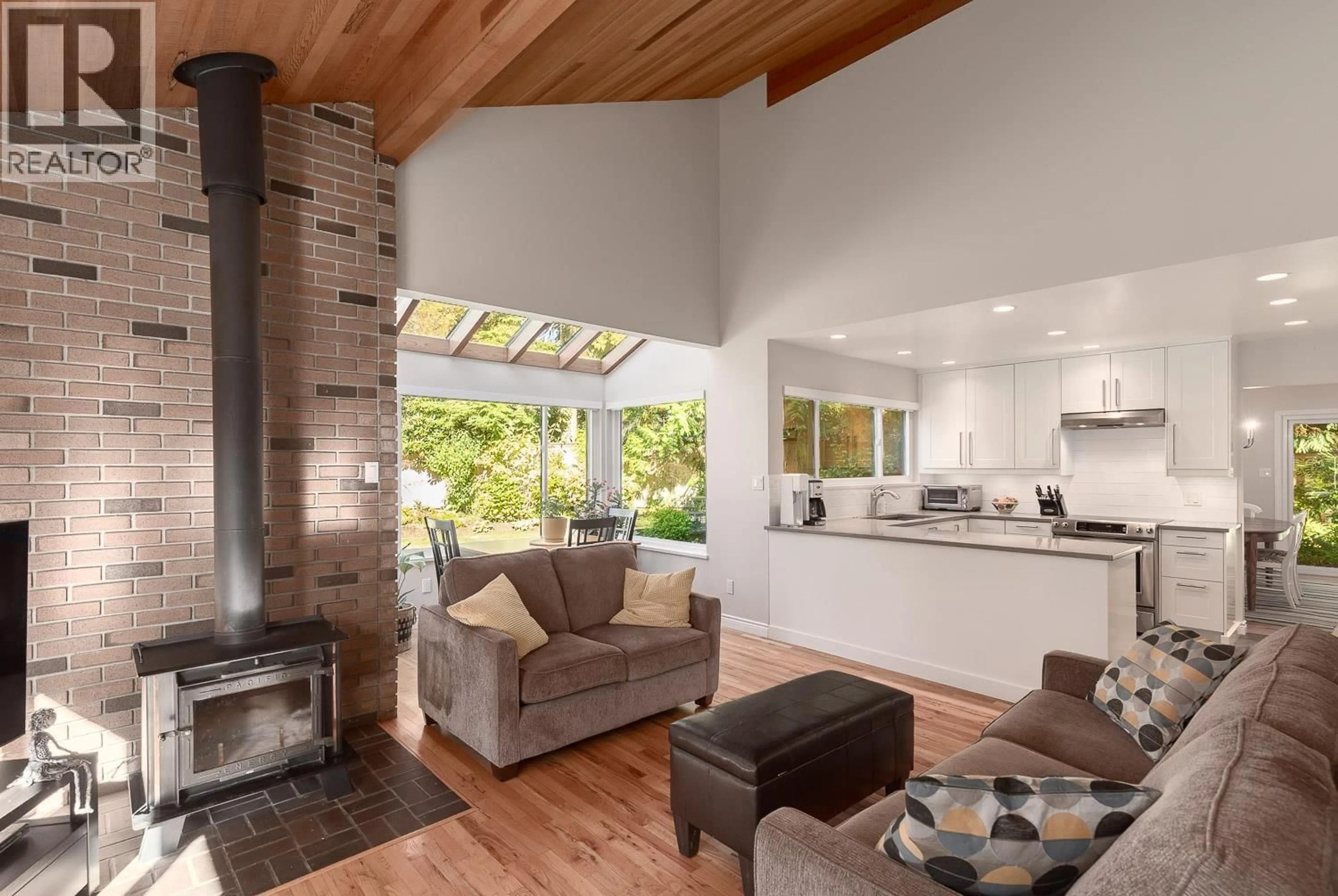 Open concept kitchen, unknown for 4132 VIRGINIA CRESCENT, North Vancouver British Columbia V7R3Z6