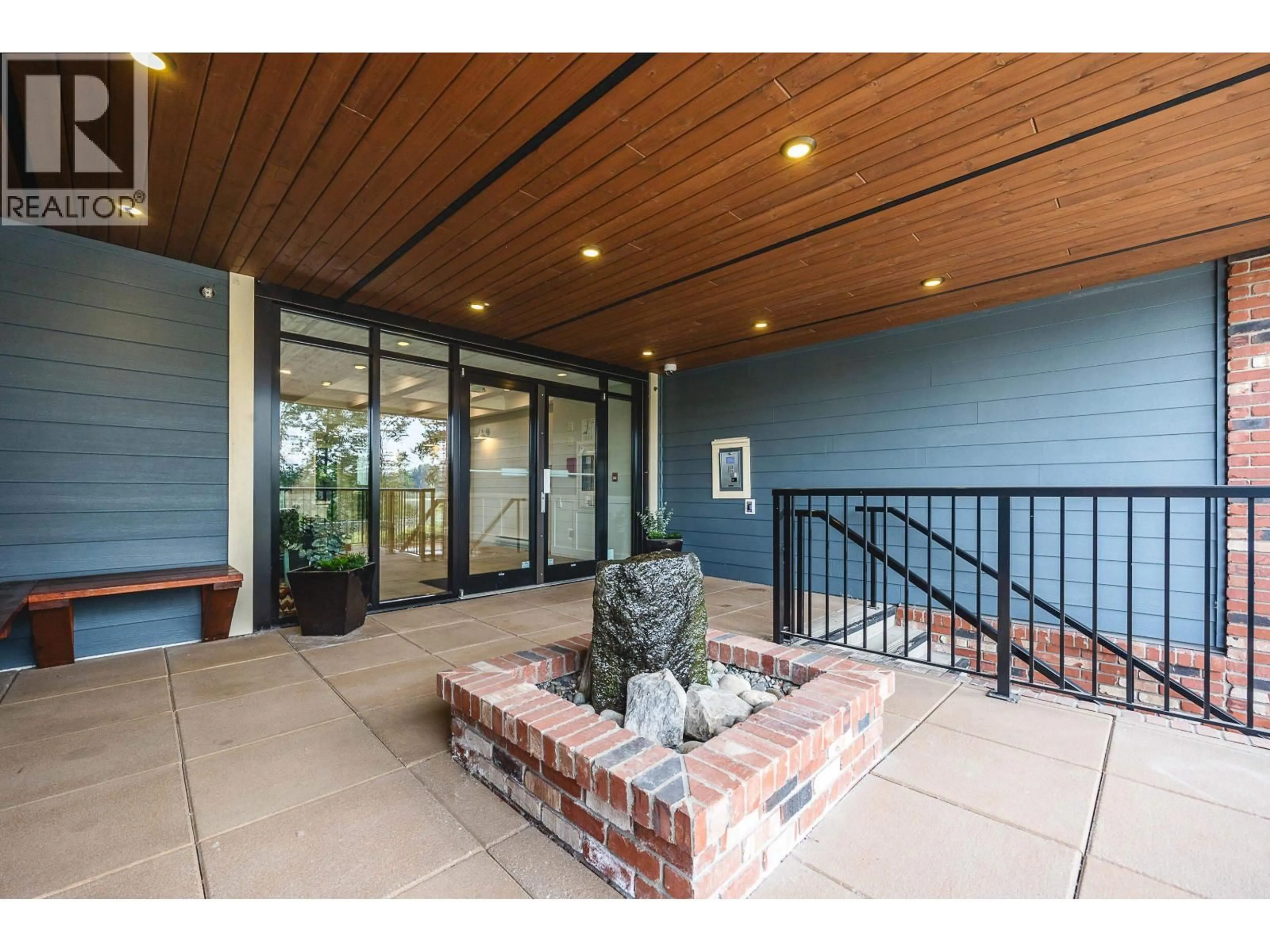 Indoor foyer for 409 - 22327 RIVER ROAD, Maple Ridge British Columbia V2X2C7