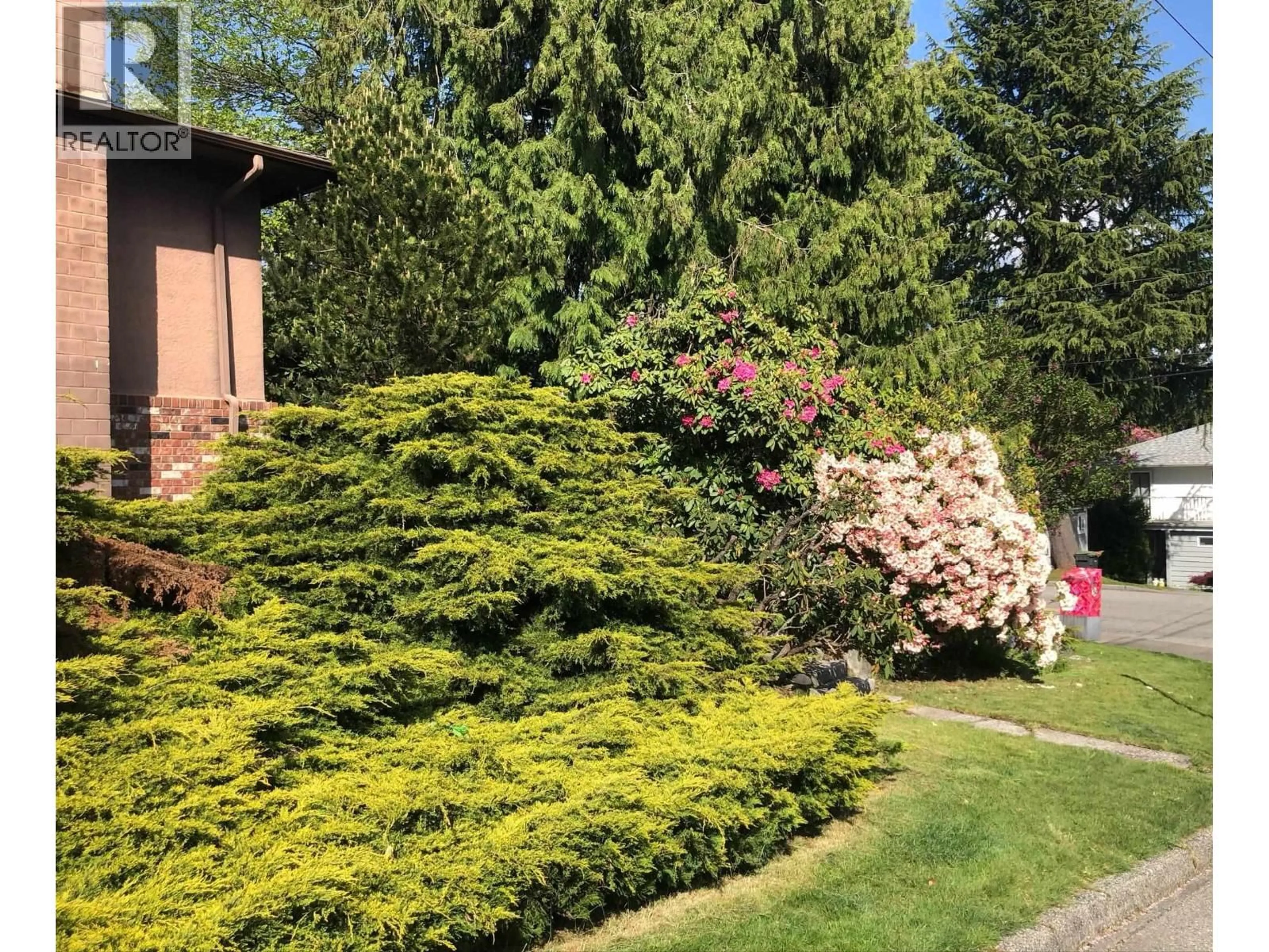 A pic from outside/outdoor area/front of a property/back of a property/a pic from drone, forest/trees view for 1528 EASTERN DRIVE, Port Coquitlam British Columbia V3C2S8