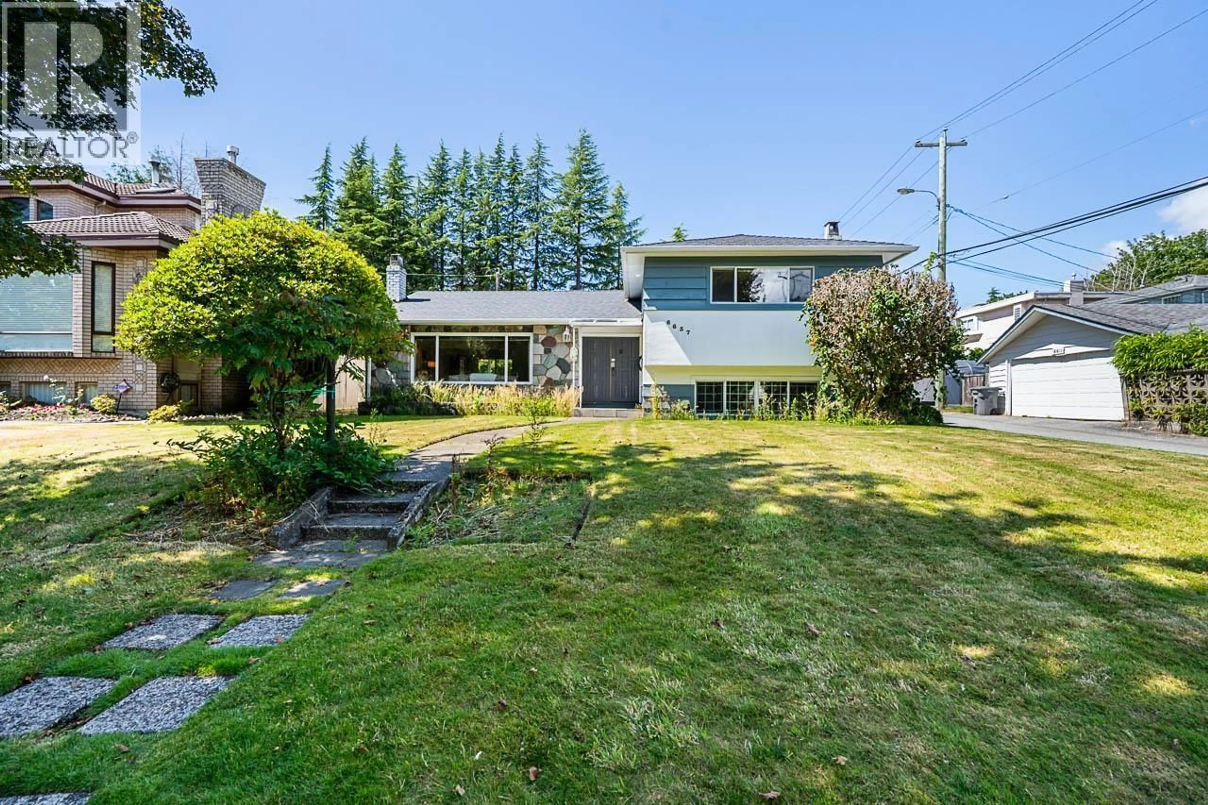 A pic from outside/outdoor area/front of a property/back of a property/a pic from drone, street for 6637 ASH STREET, Vancouver British Columbia V6P3K3